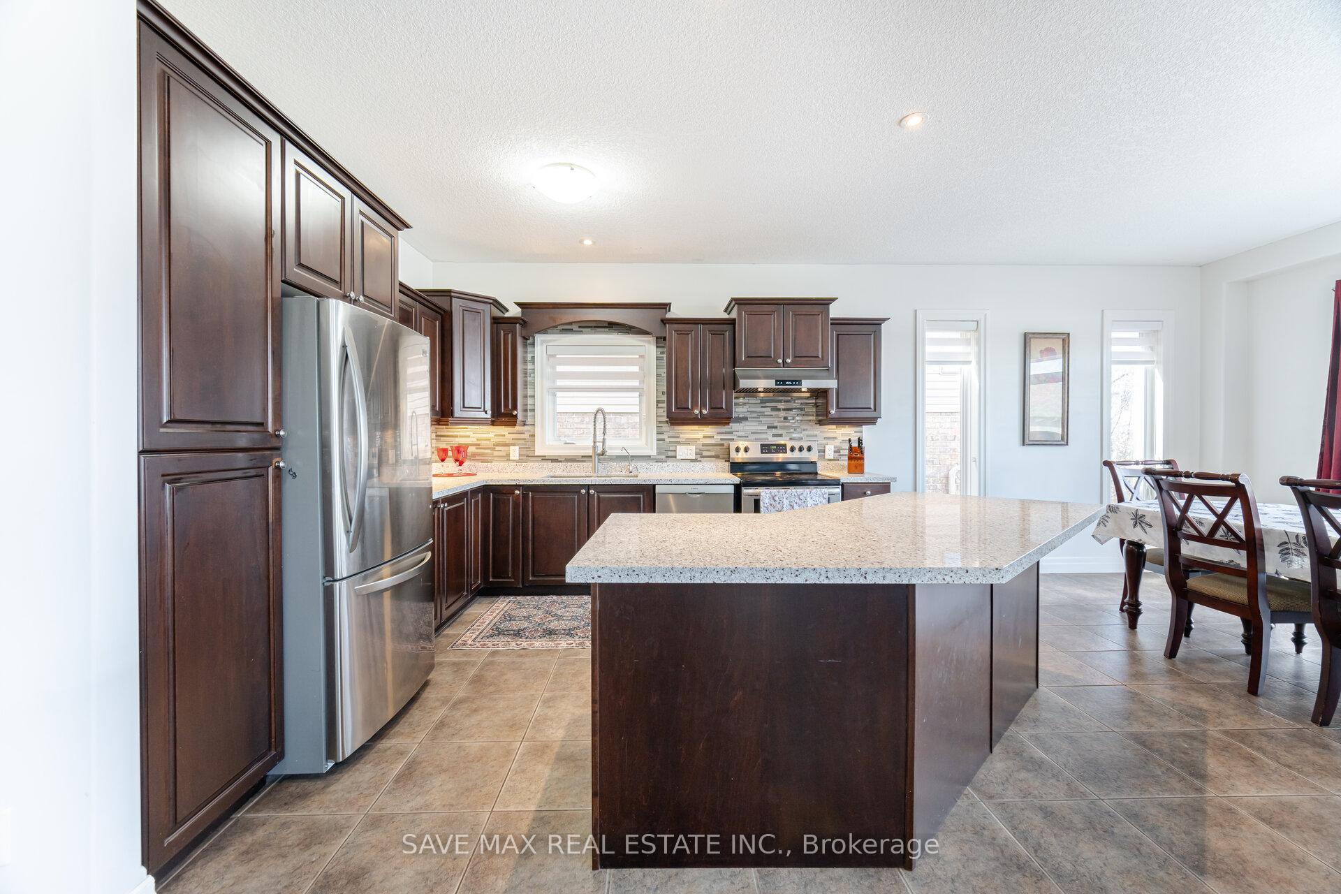 Photo 14 of 334 Zeller Drive, Kitchener, Grand River South — HOMEH