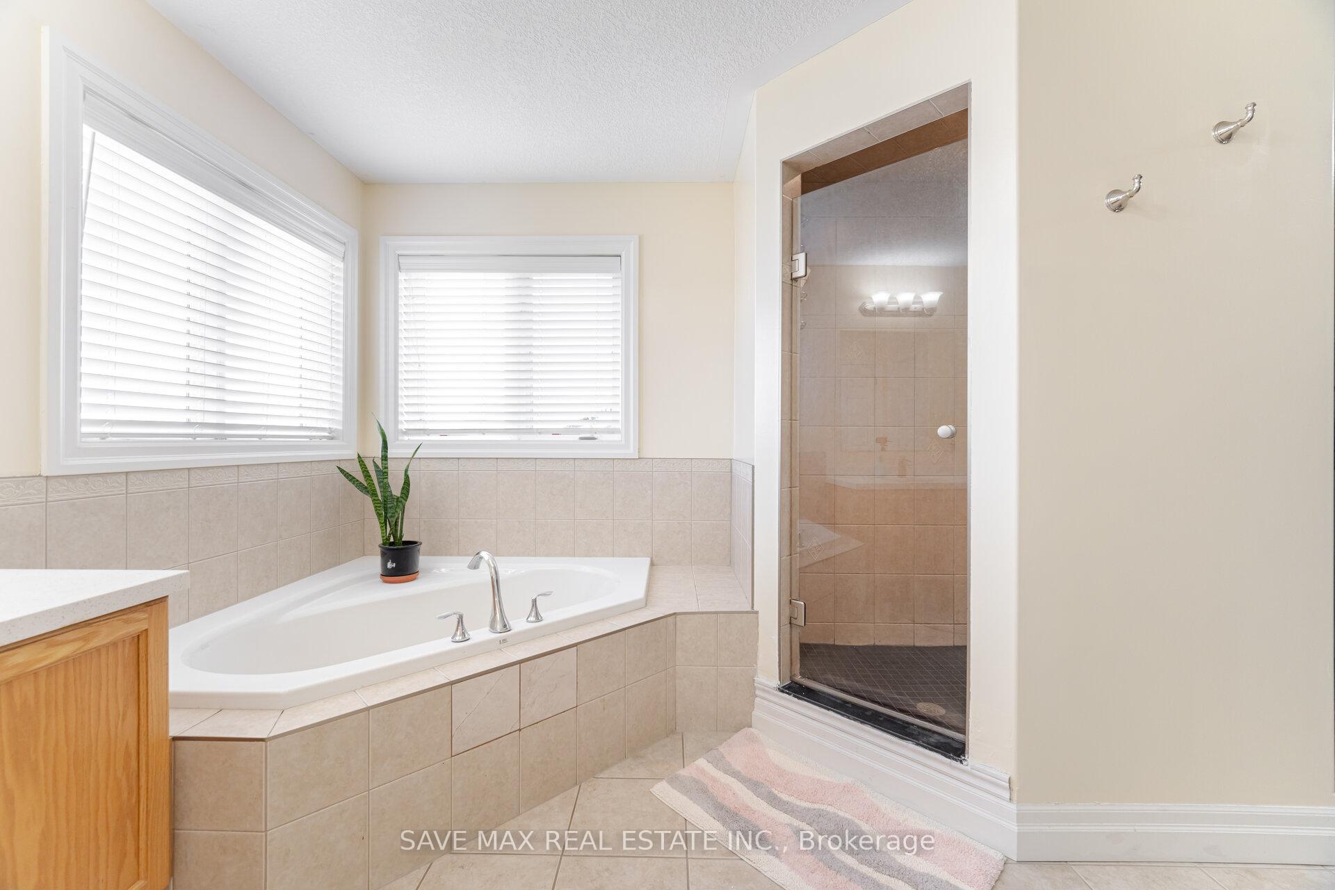 Photo 29 of 334 Zeller Drive, Kitchener, Grand River South — HOMEH
