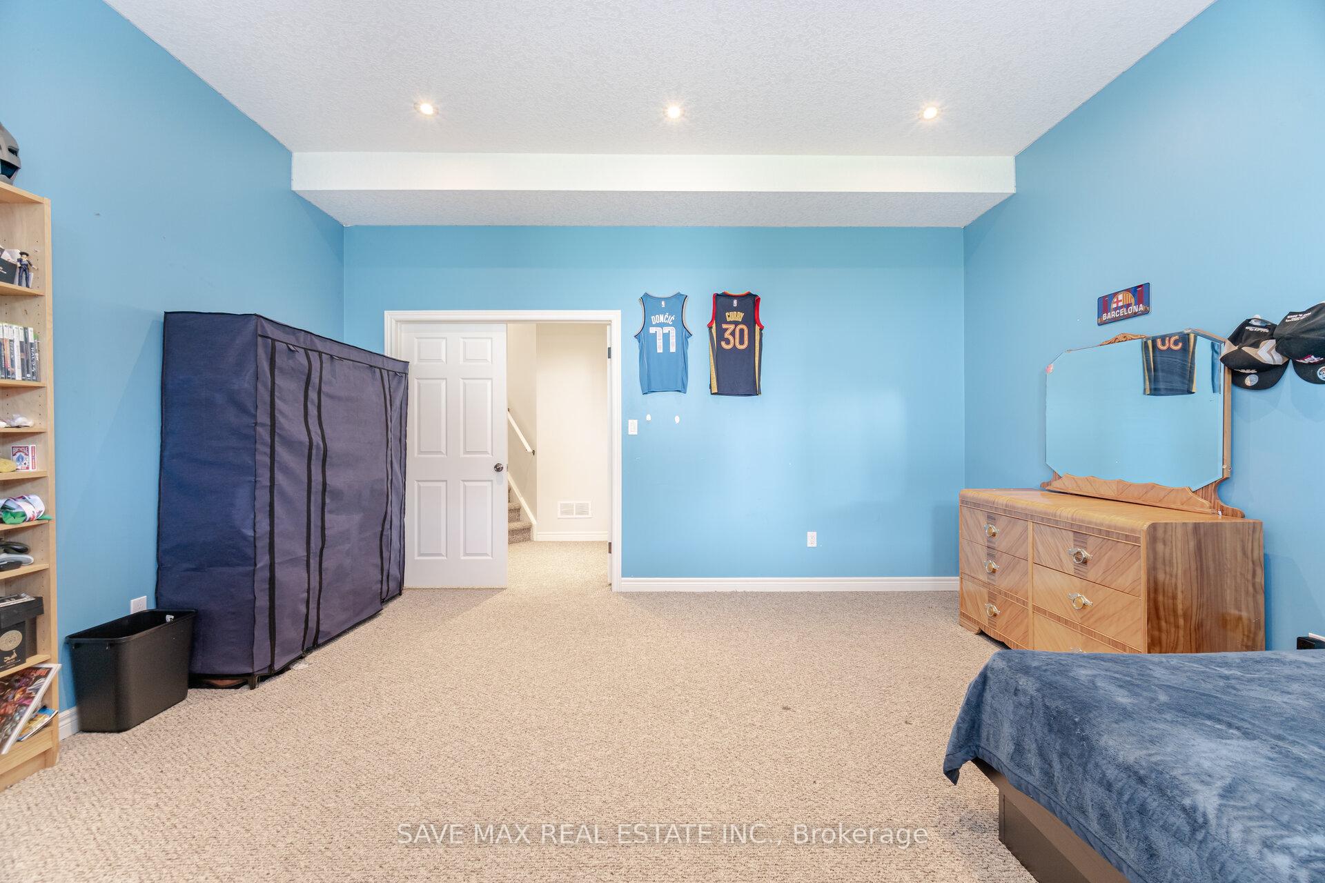 Photo 34 of 334 Zeller Drive, Kitchener, Grand River South — HOMEH