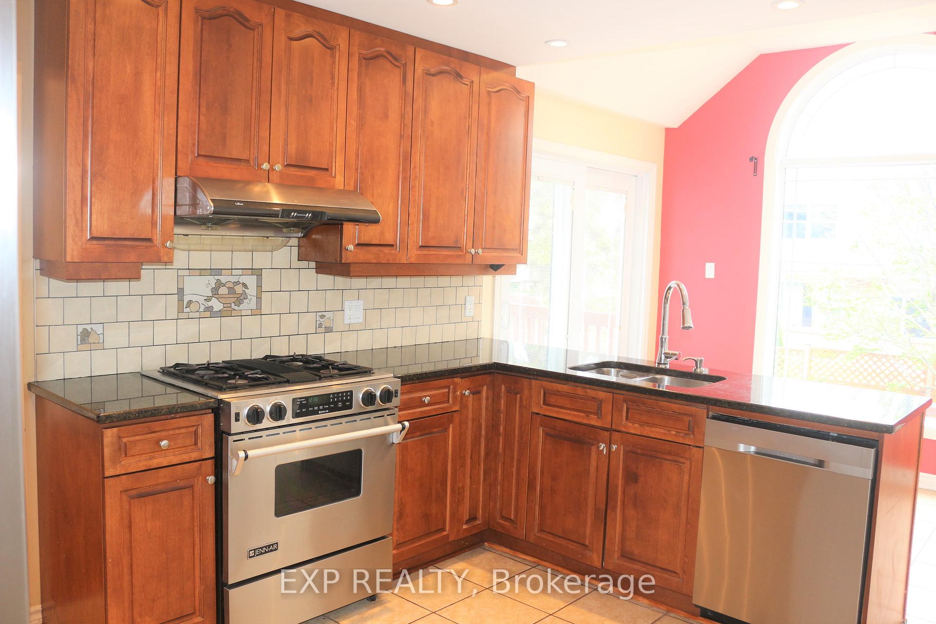 Photo 15 of 159 Palomino Drive, Ottawa, Kanata - Bridlewood — HOMEH