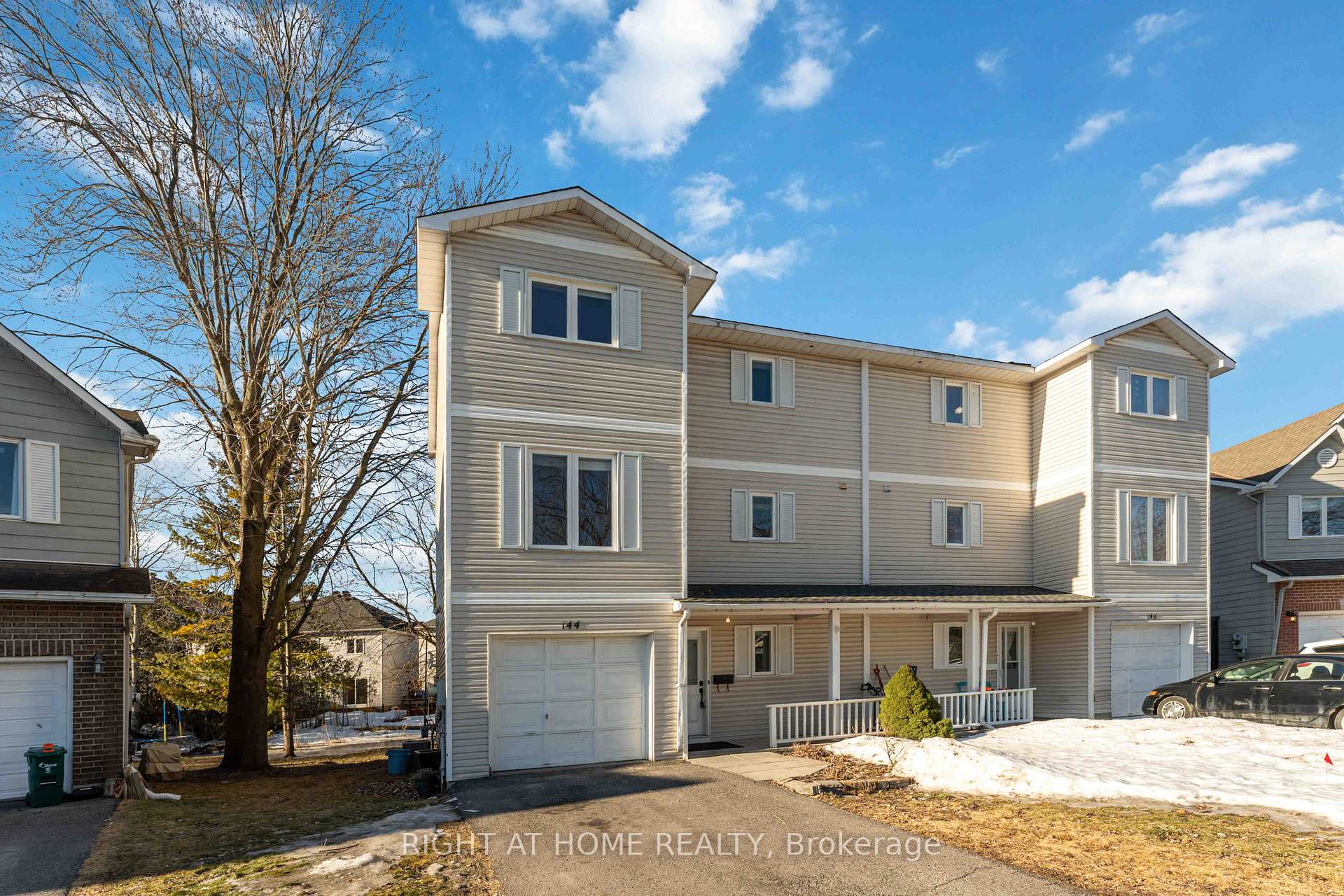 Photo 2 of 144 Glamorgan Drive, Ottawa, Kanata - Glencairn/Hazeldean — HOMEH