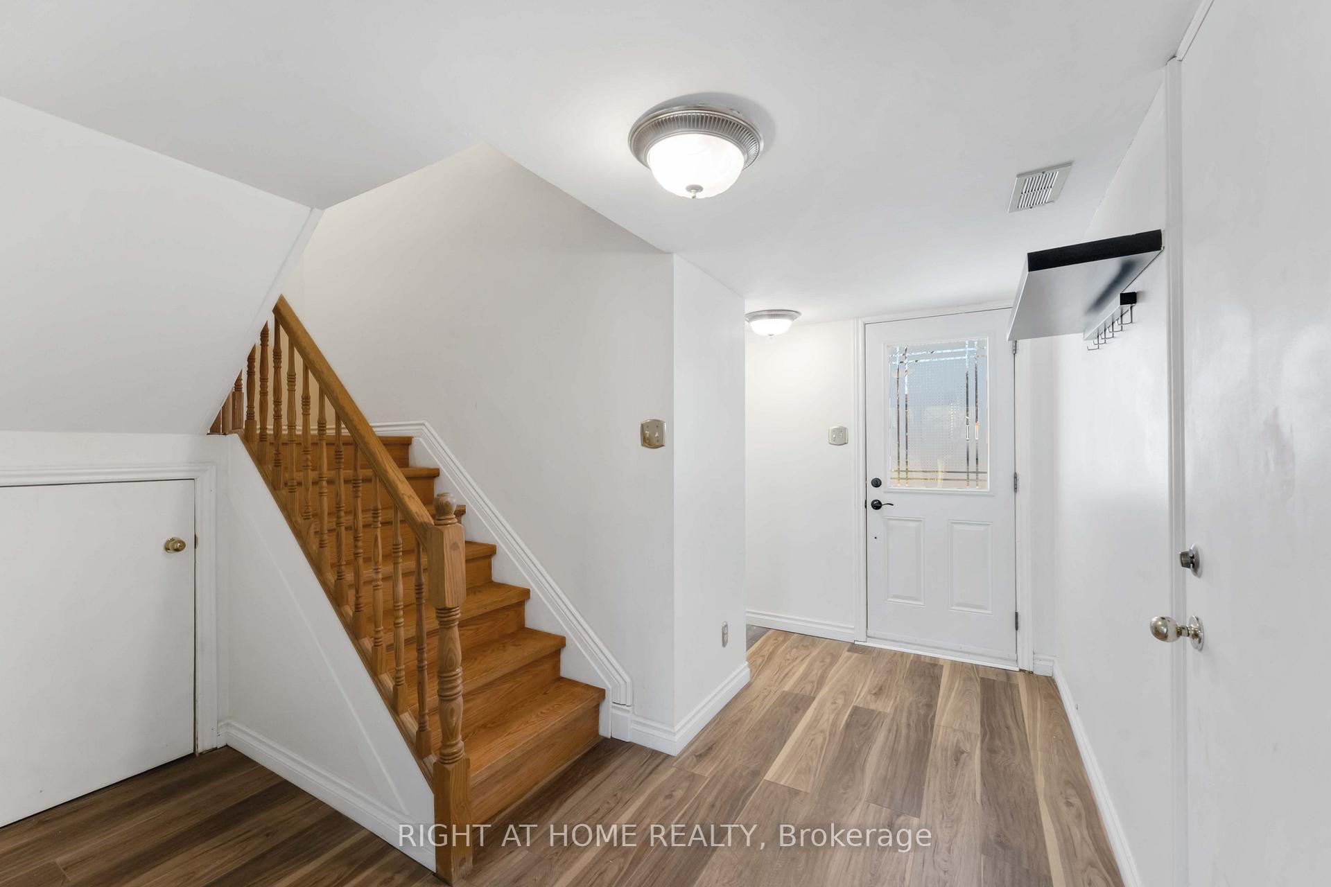 Photo 5 of 144 Glamorgan Drive, Ottawa, Kanata - Glencairn/Hazeldean — HOMEH