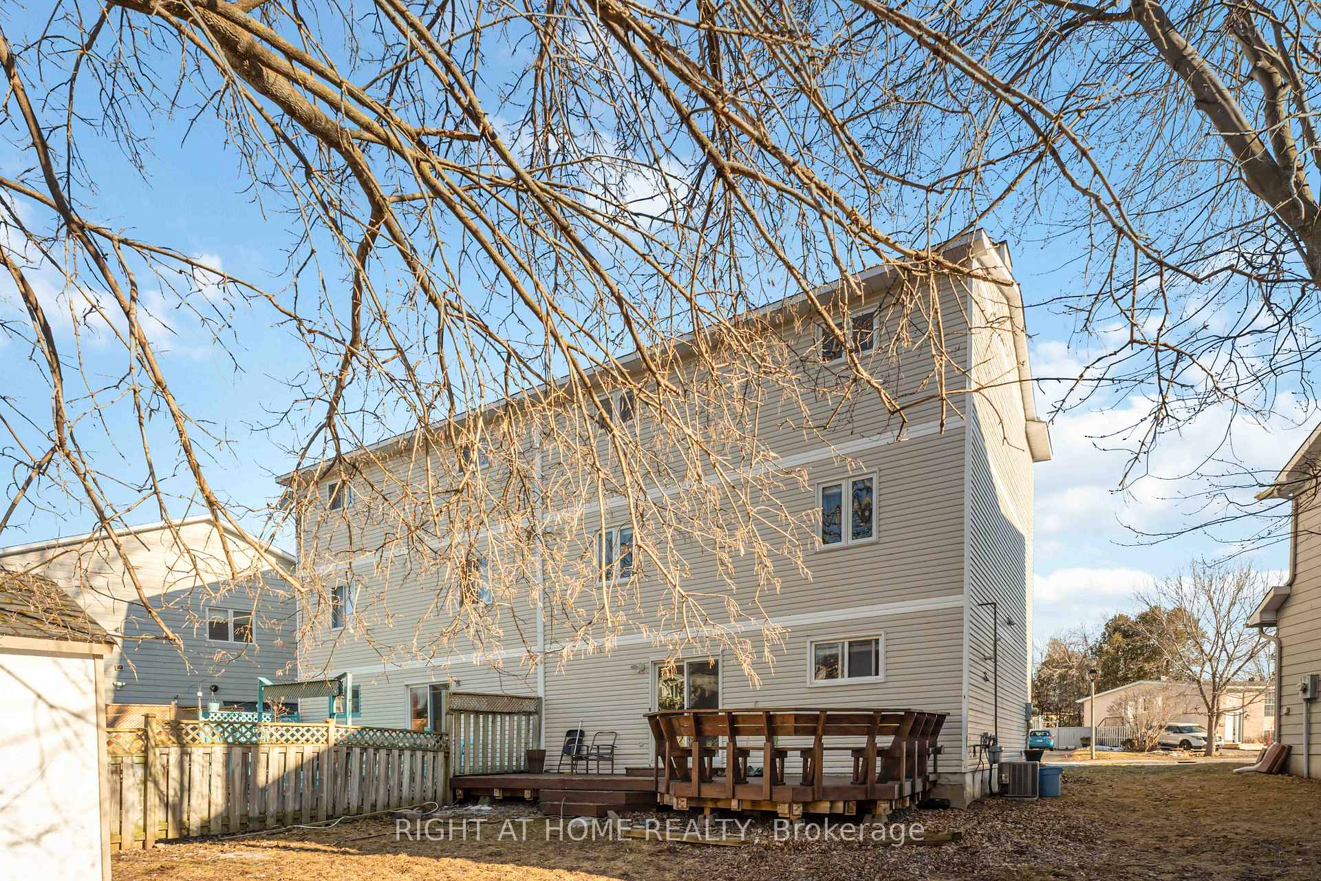 Photo 29 of 144 Glamorgan Drive, Ottawa, Kanata - Glencairn/Hazeldean — HOMEH
