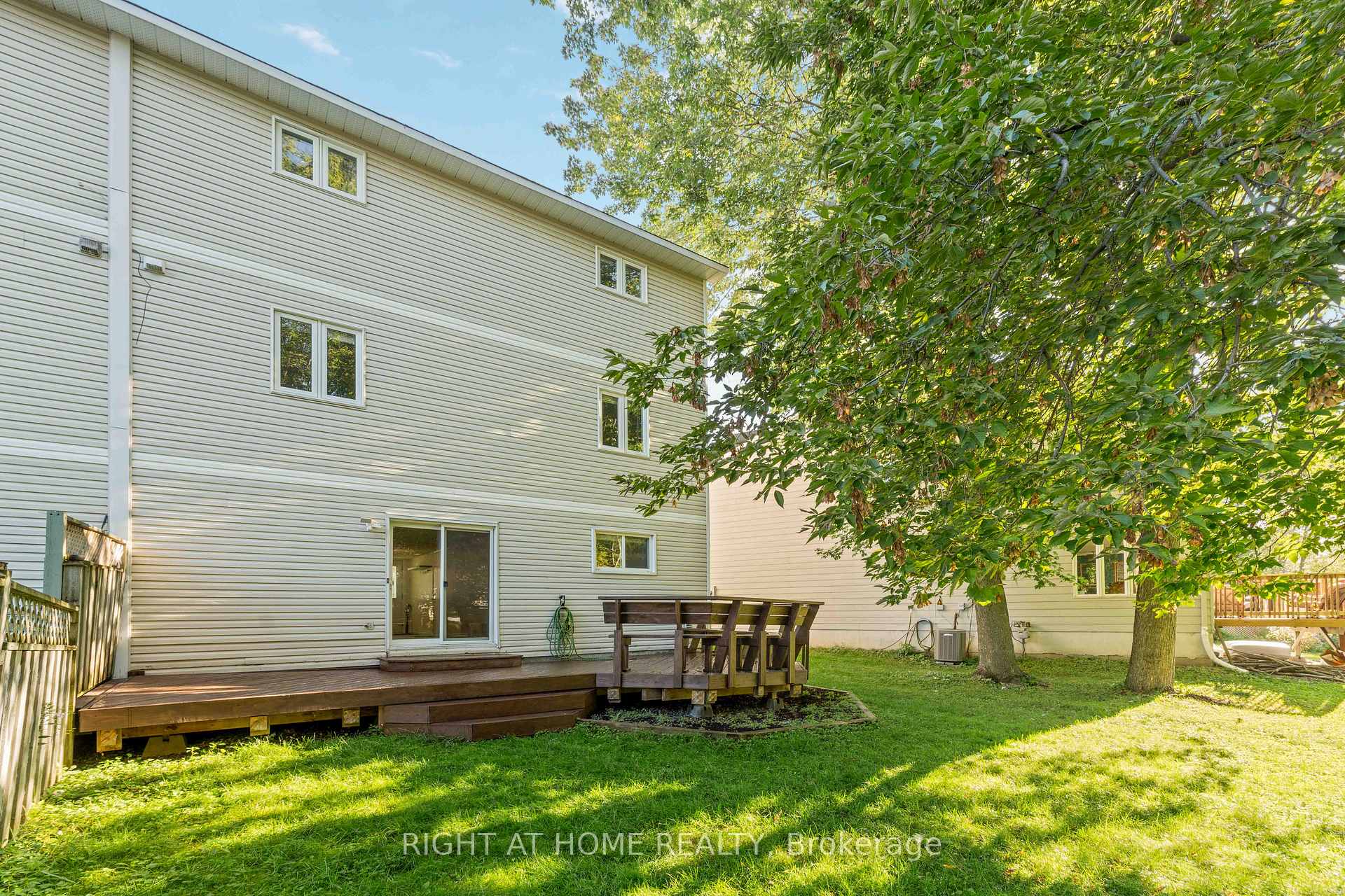 Photo 30 of 144 Glamorgan Drive, Ottawa, Kanata - Glencairn/Hazeldean — HOMEH