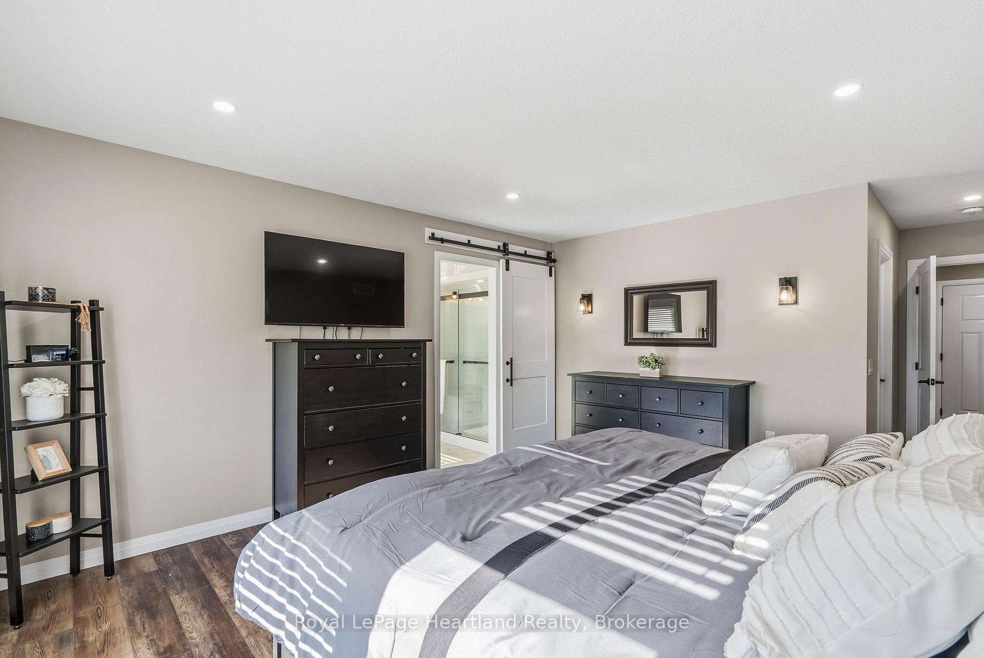 Photo 24 of 18 Minto Street S, Minto — HOMEH