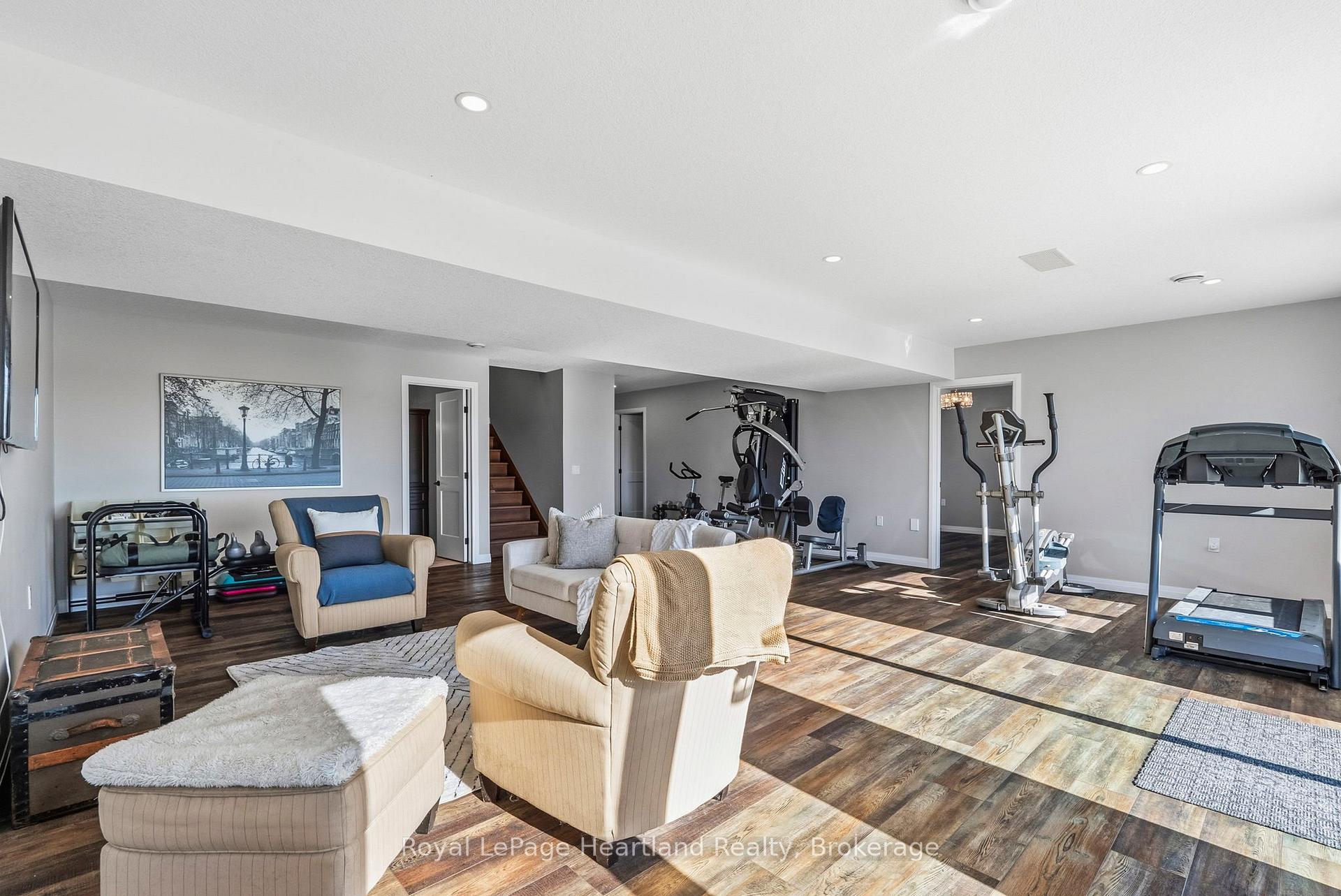 Photo 33 of 18 Minto Street S, Minto — HOMEH
