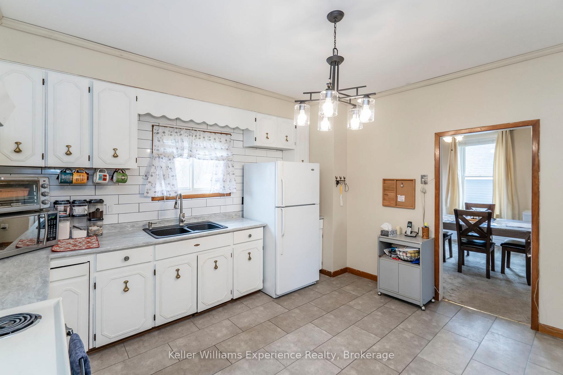 Photo 7 of 223 Lindsay Street, Midland — HOMEH