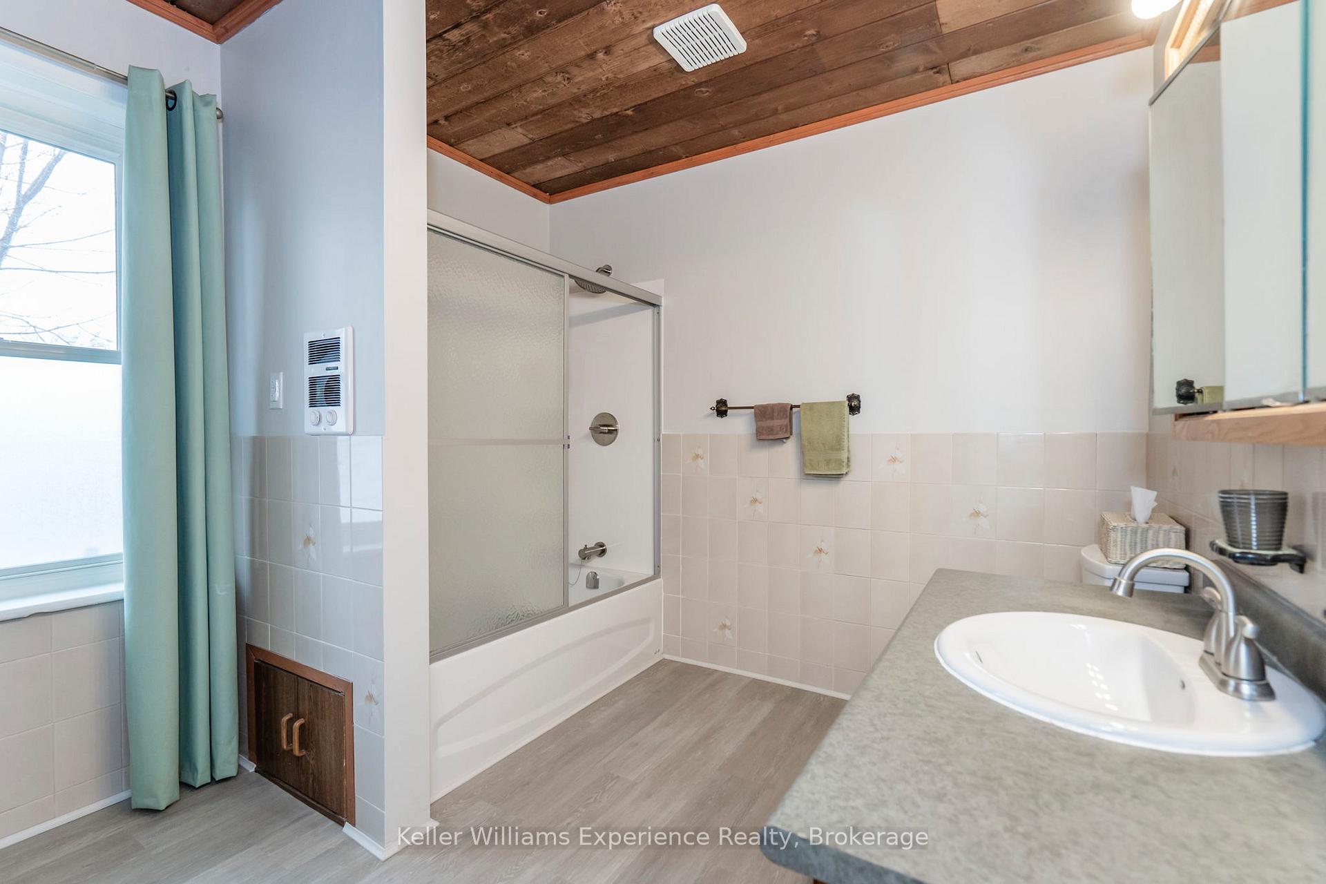 Photo 15 of 223 Lindsay Street, Midland — HOMEH