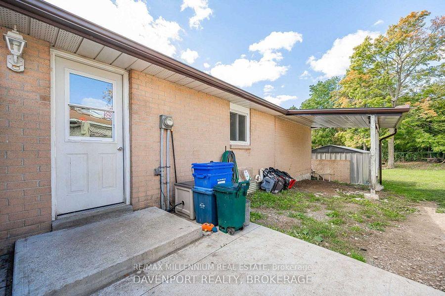 Photo 3 of 144 Markwood Drive, Kitchener — HOMEH
