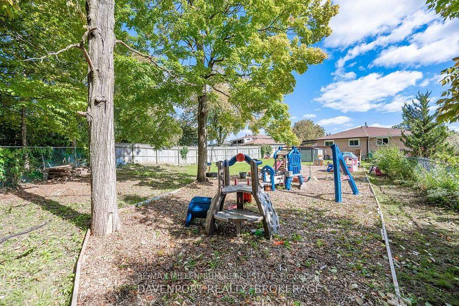 Photo 5 of 144 Markwood Drive, Kitchener — HOMEH