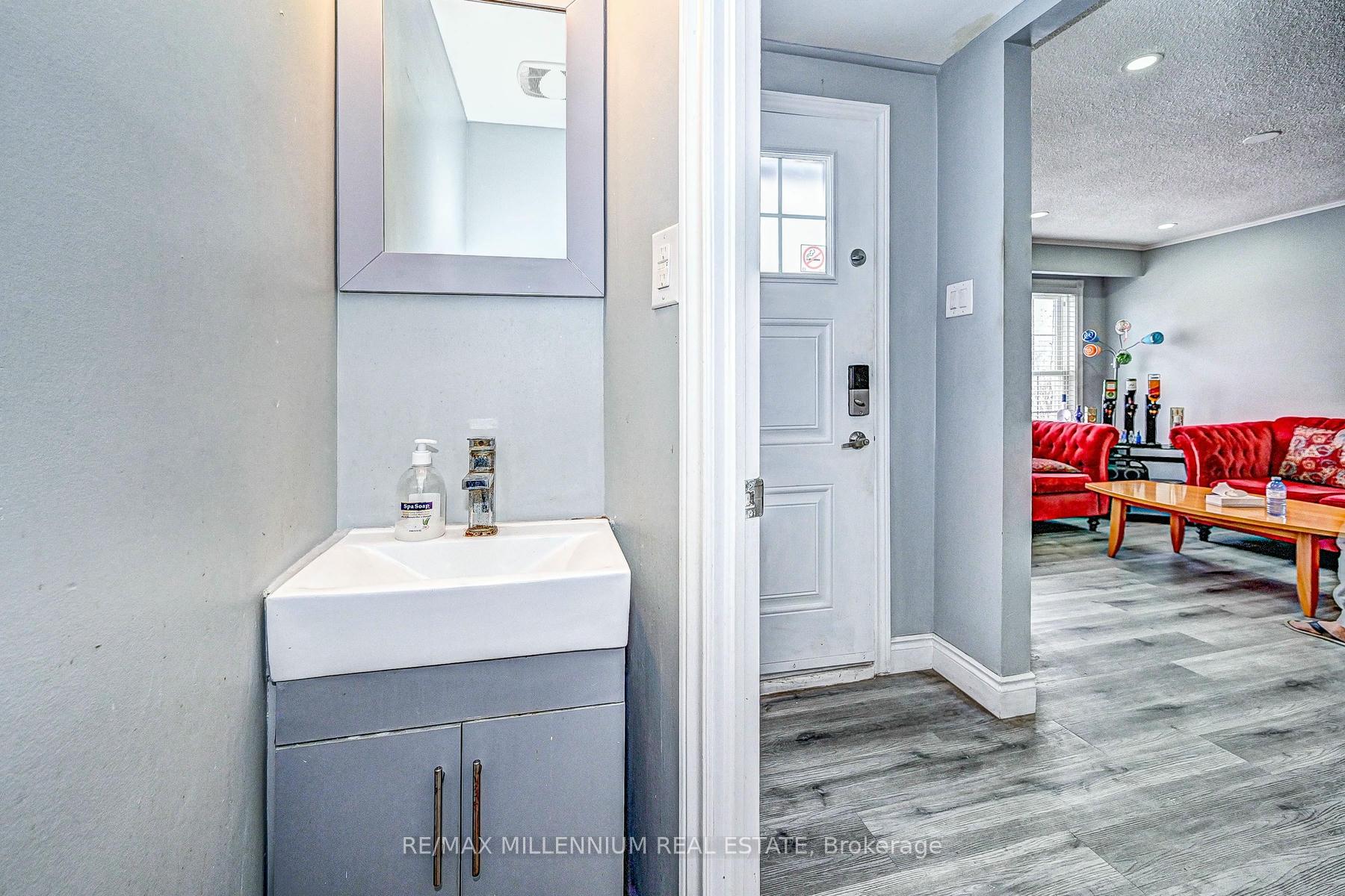 Photo 13 of 144 Markwood Drive, Kitchener — HOMEH