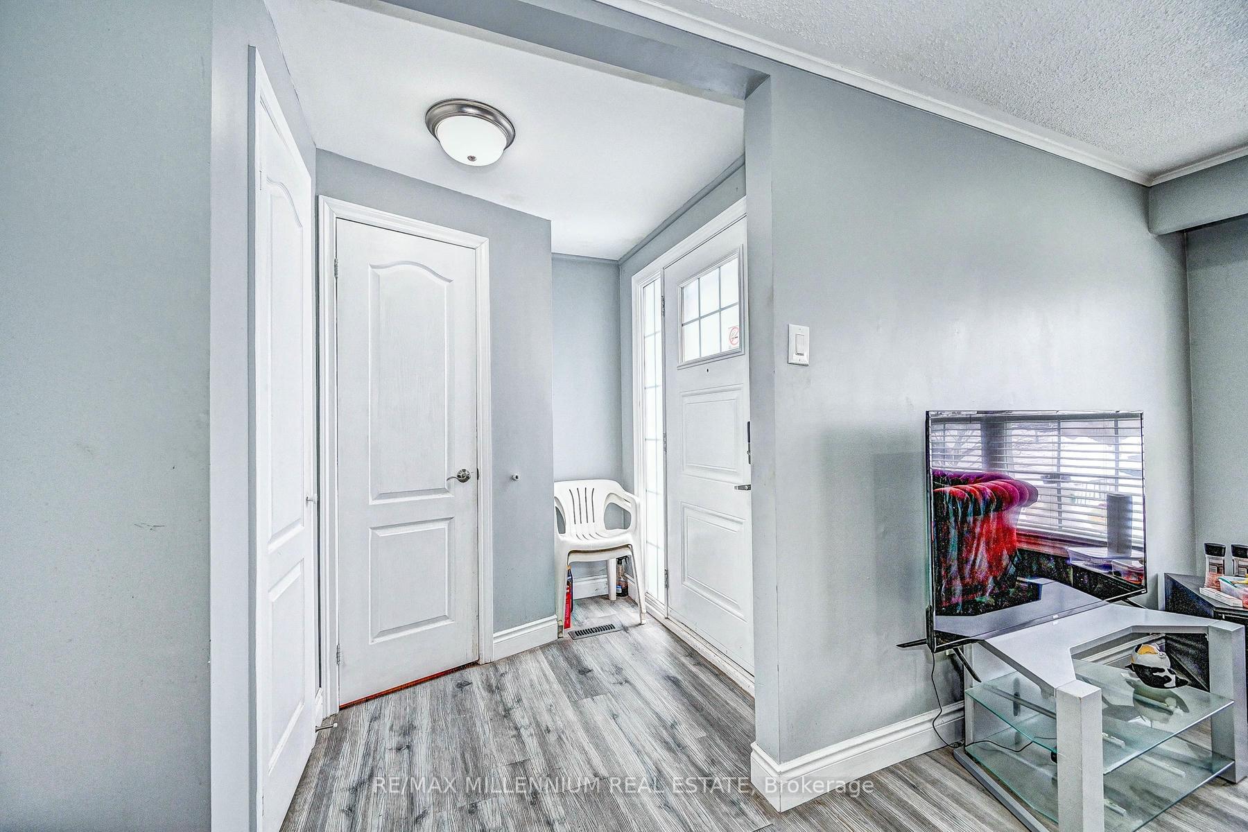 Photo 21 of 144 Markwood Drive, Kitchener — HOMEH