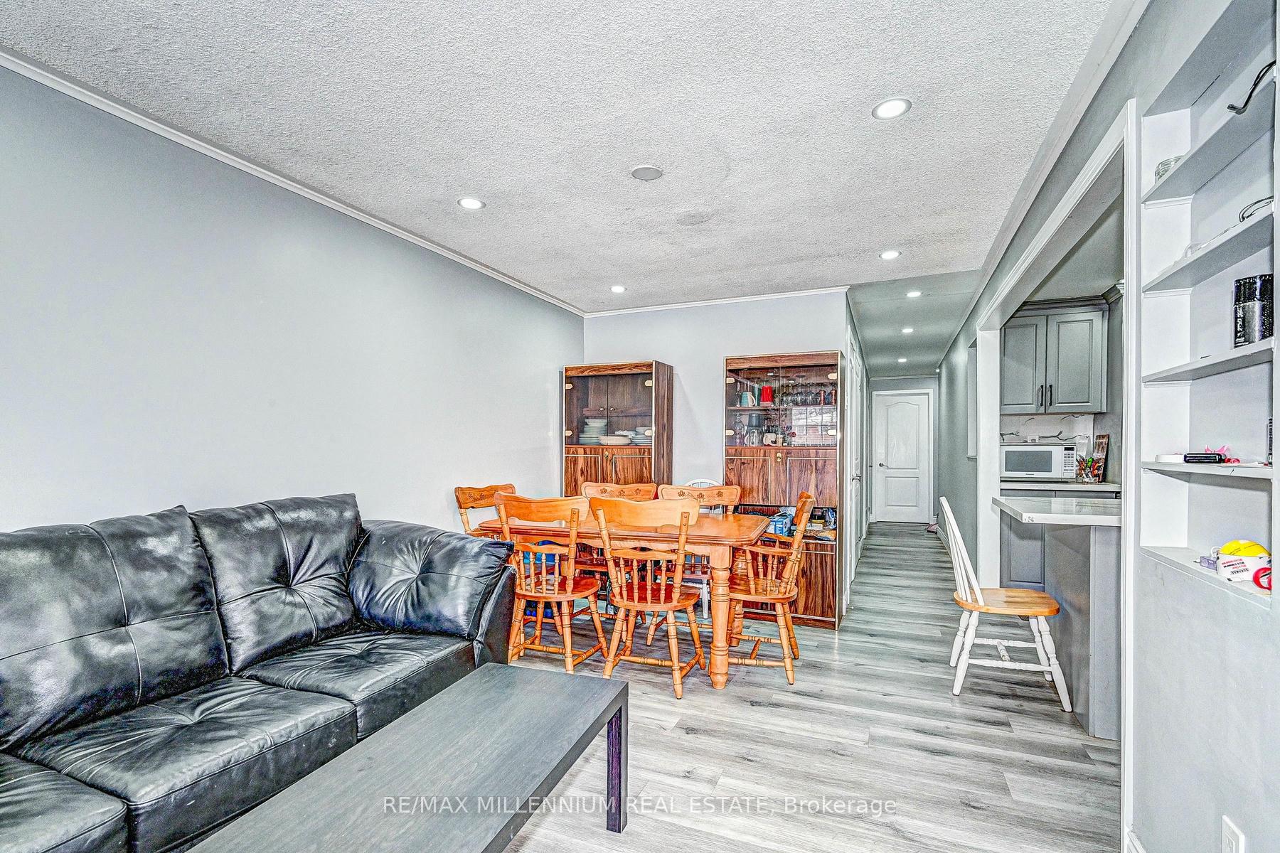 Photo 23 of 144 Markwood Drive, Kitchener — HOMEH