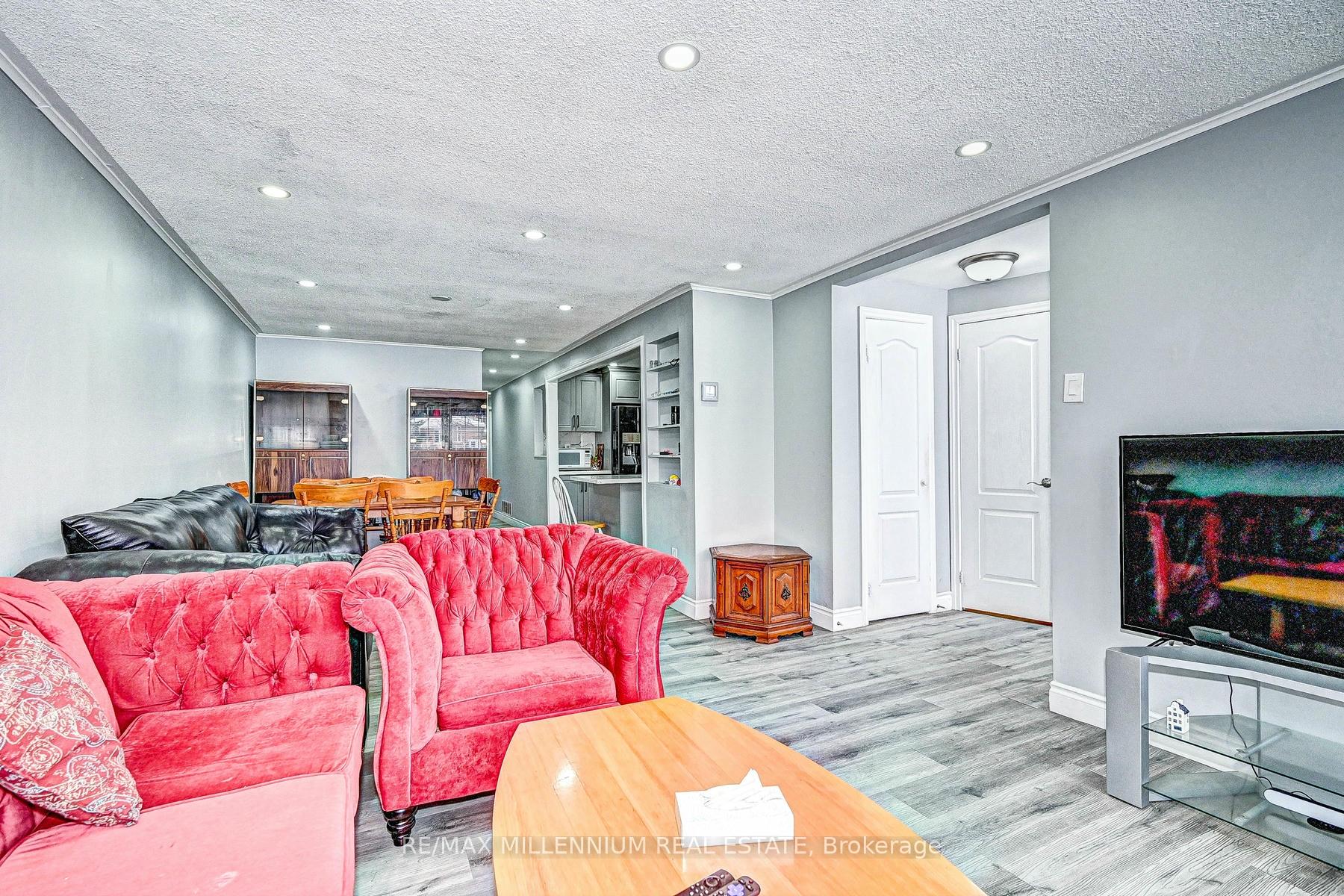Photo 25 of 144 Markwood Drive, Kitchener — HOMEH