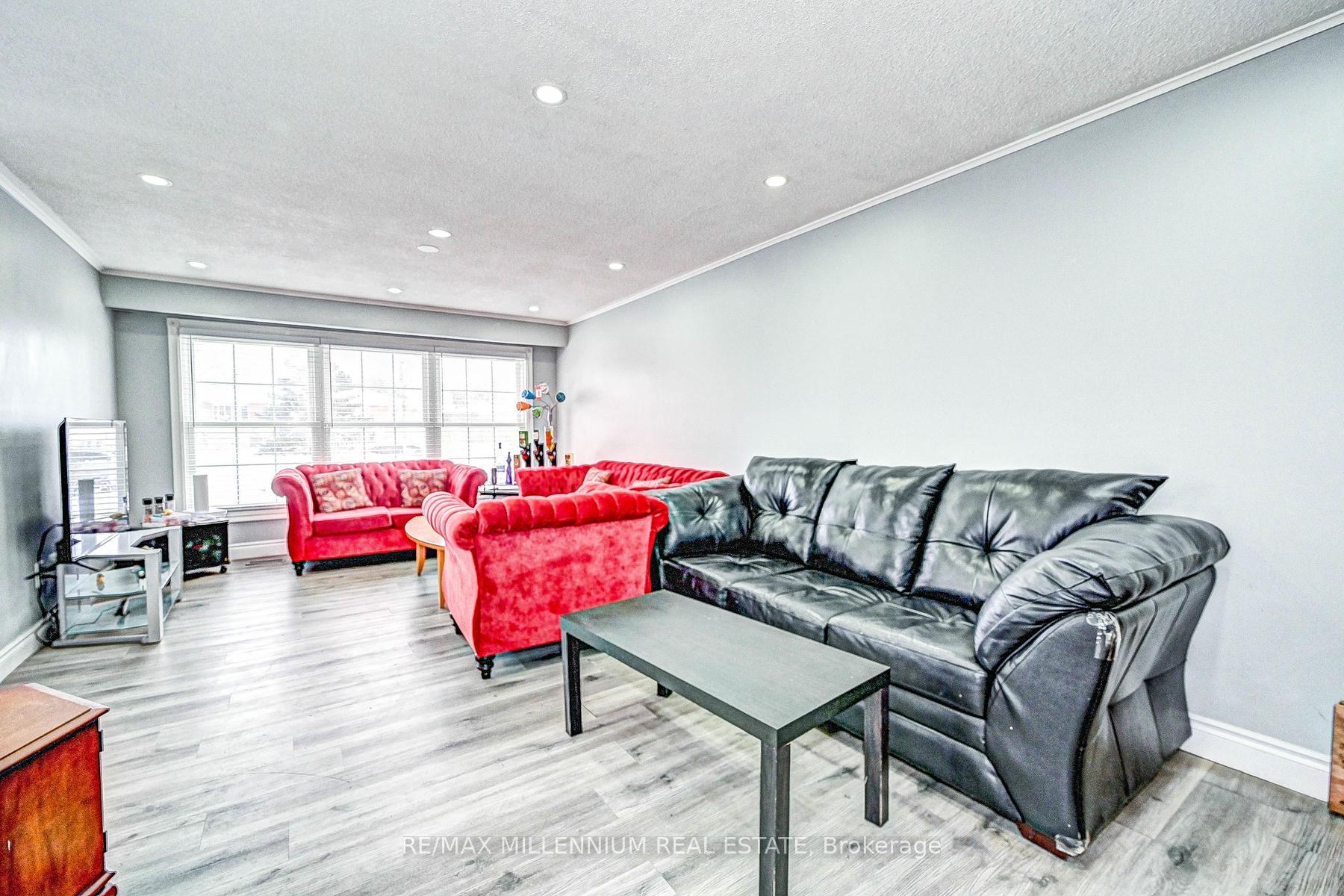 Photo 26 of 144 Markwood Drive, Kitchener — HOMEH