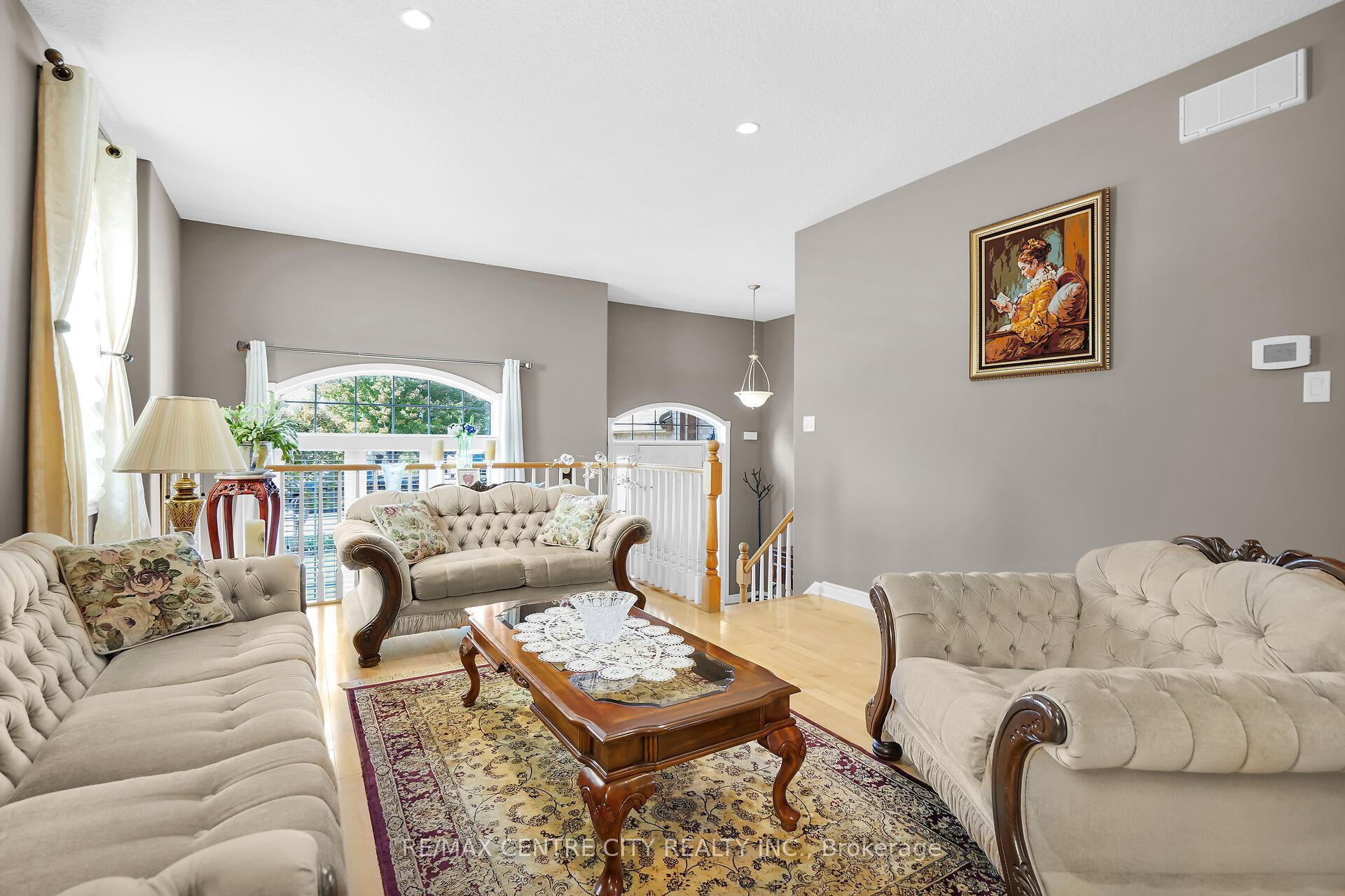 Photo 10 of 9 Willard Crescent, Middlesex Centre, Kilworth — HOMEH