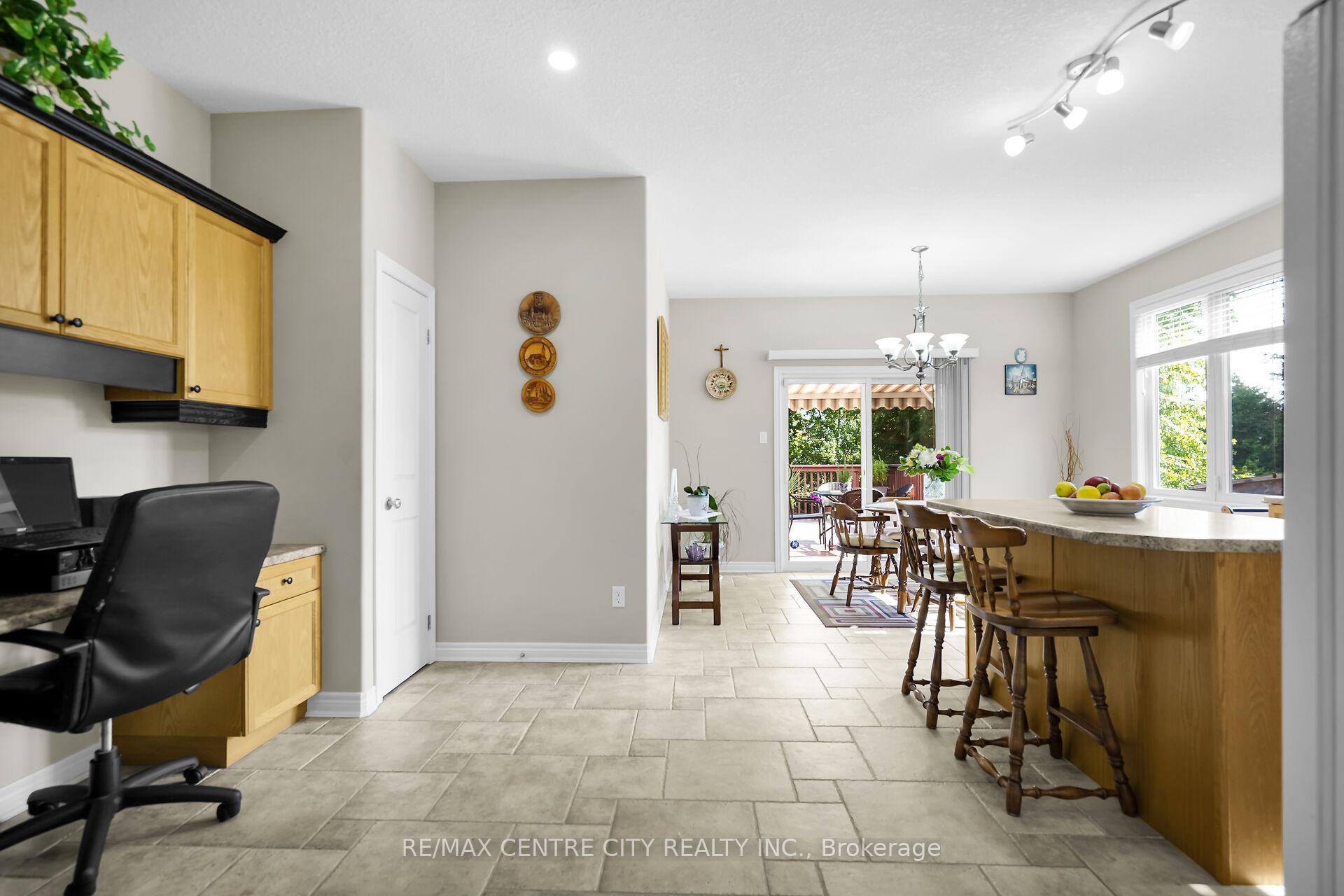 Photo 11 of 9 Willard Crescent, Middlesex Centre, Kilworth — HOMEH