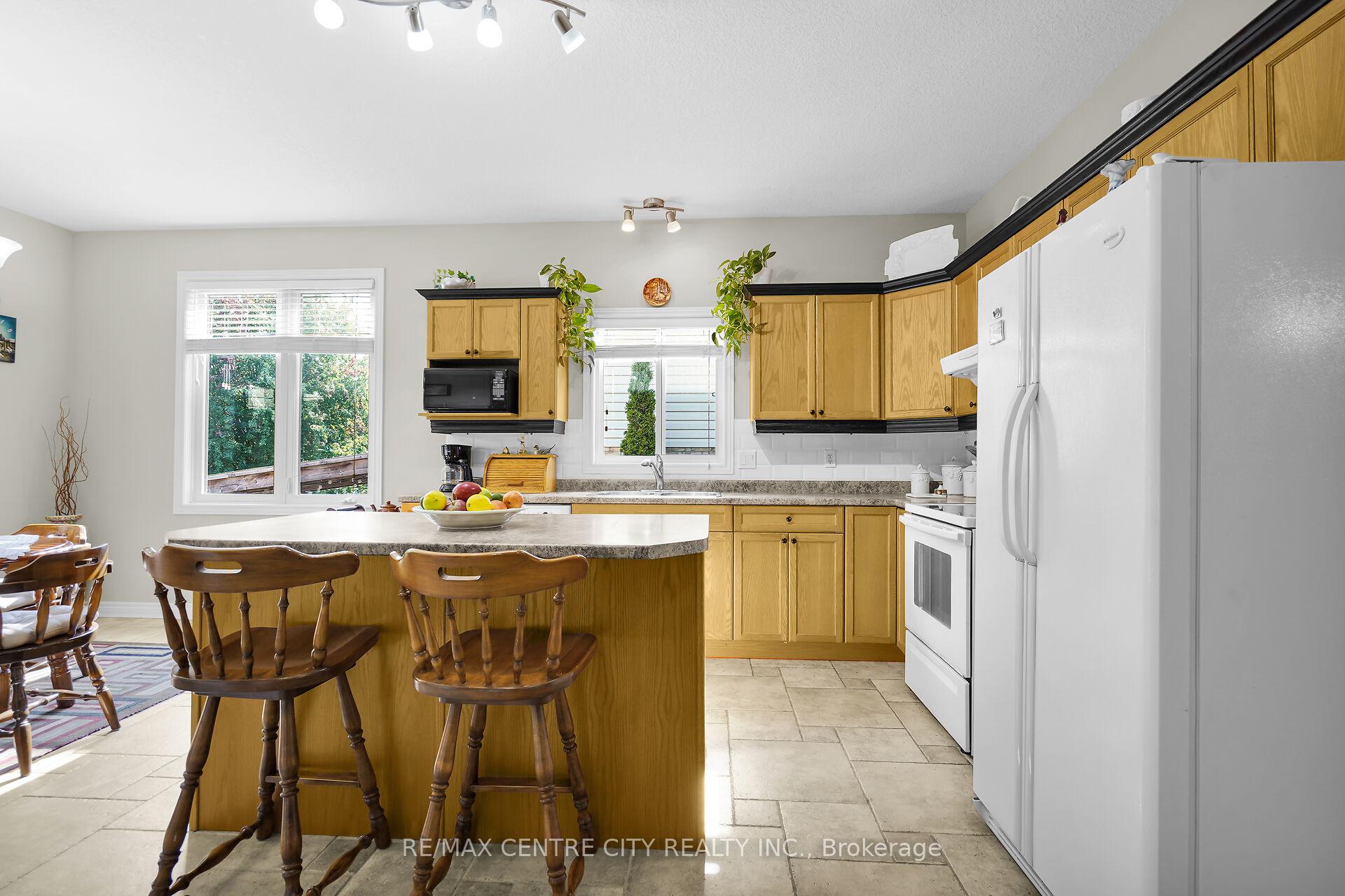 Photo 13 of 9 Willard Crescent, Middlesex Centre, Kilworth — HOMEH