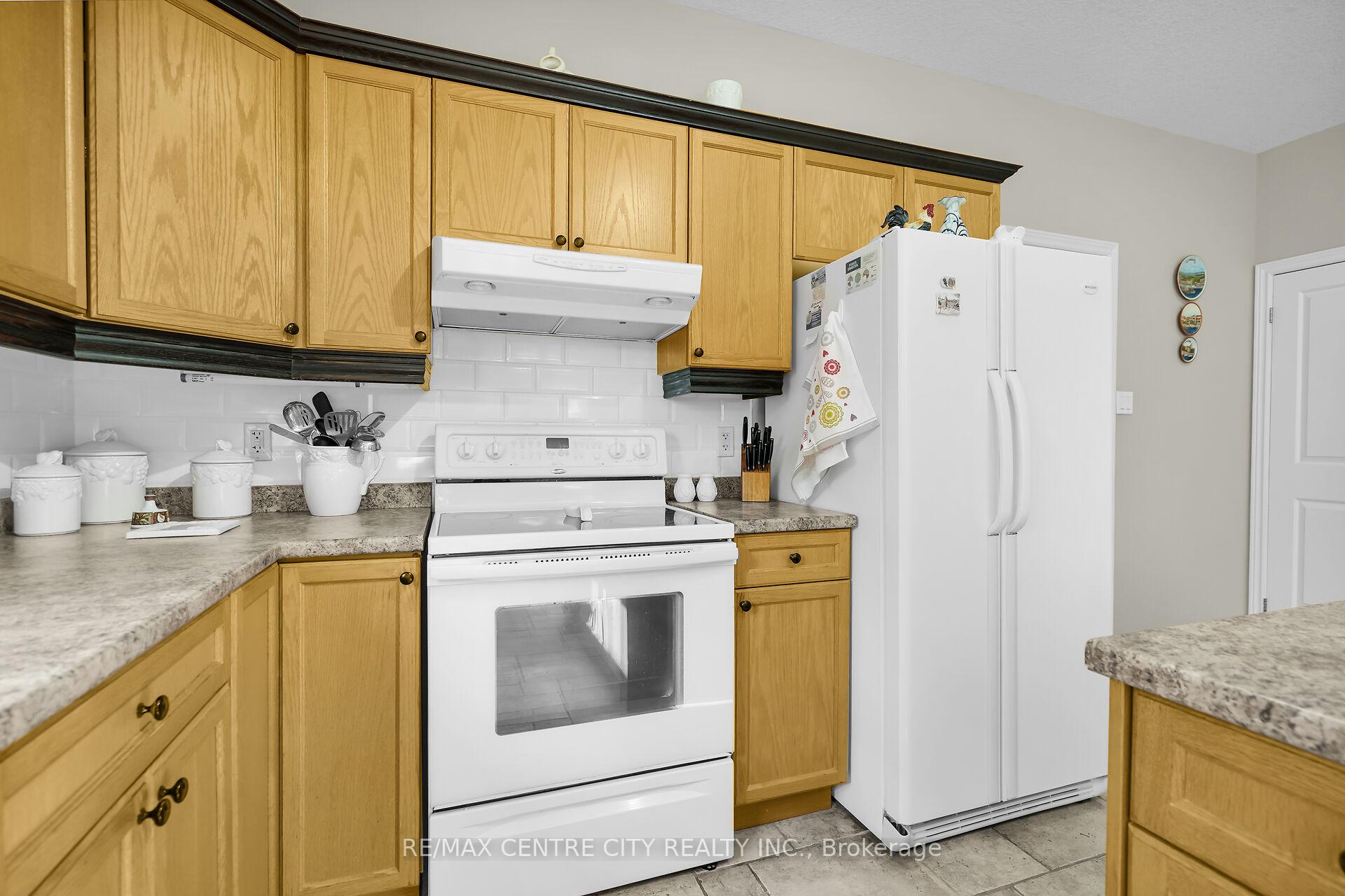 Photo 15 of 9 Willard Crescent, Middlesex Centre, Kilworth — HOMEH