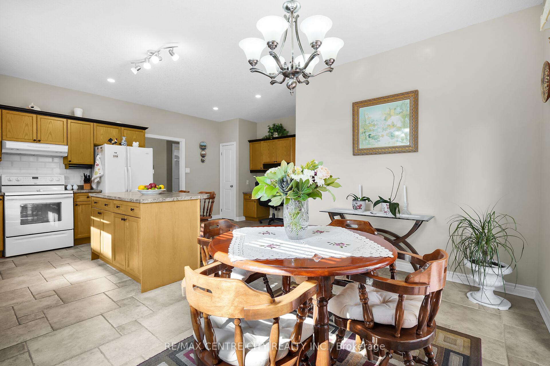 Photo 18 of 9 Willard Crescent, Middlesex Centre, Kilworth — HOMEH