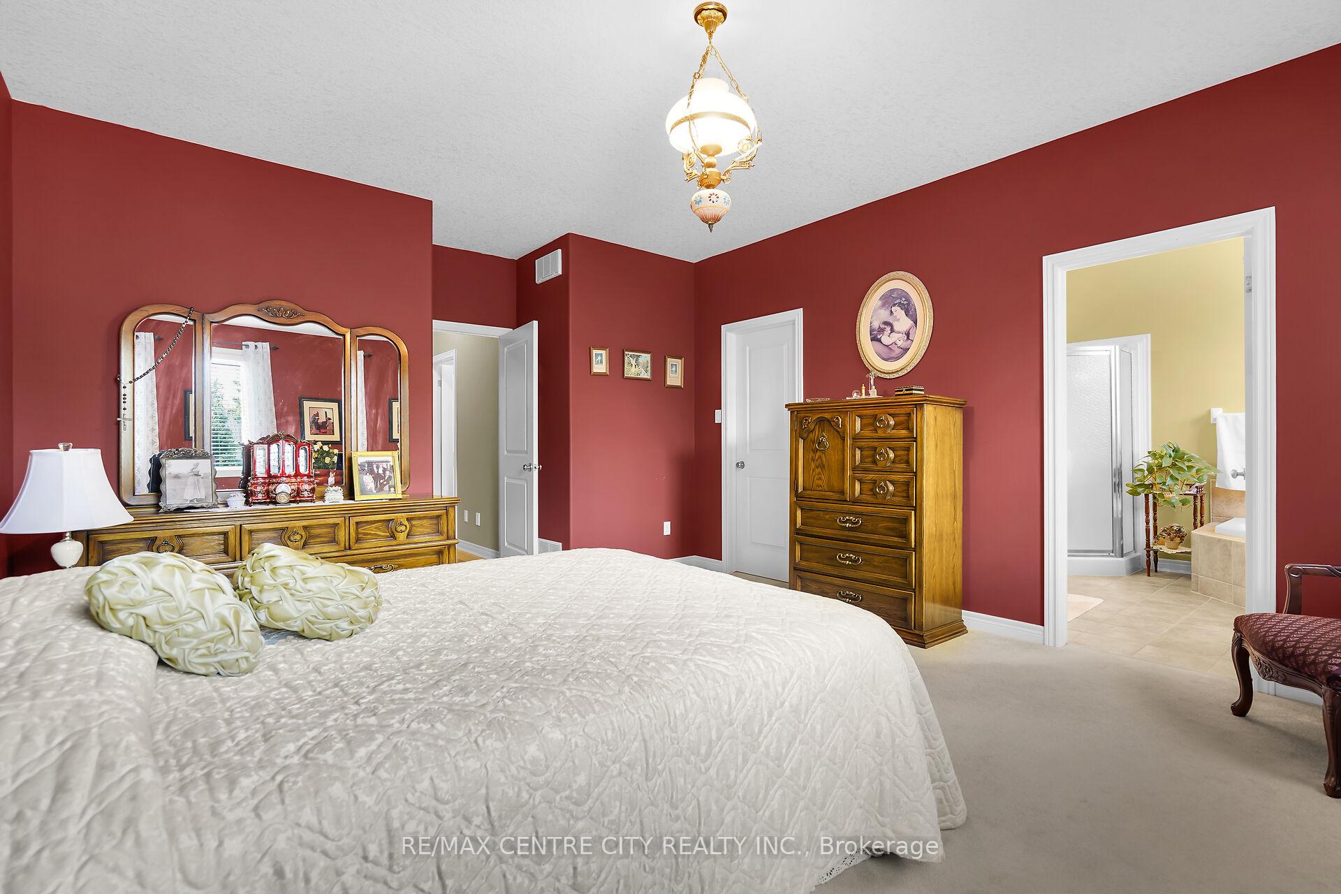Photo 23 of 9 Willard Crescent, Middlesex Centre, Kilworth — HOMEH