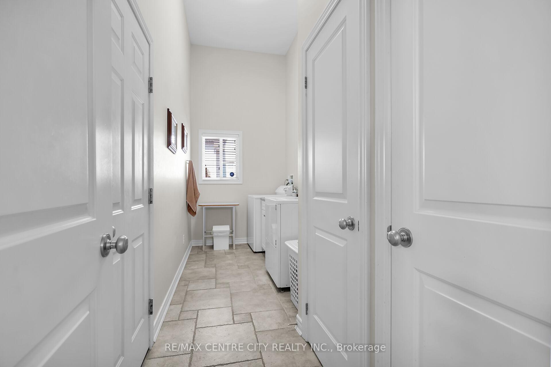Photo 28 of 9 Willard Crescent, Middlesex Centre, Kilworth — HOMEH