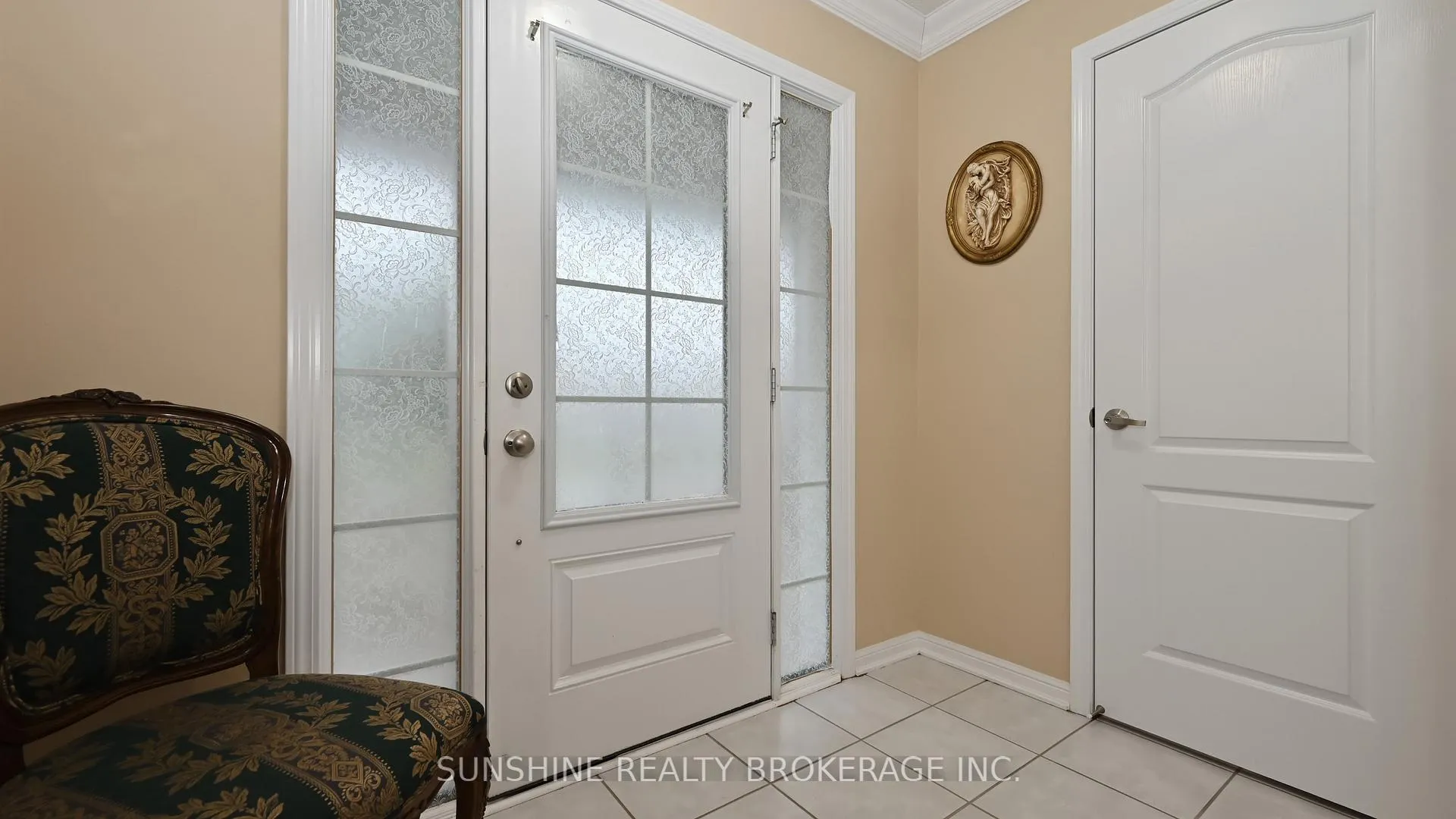Photo 2 of 211 Monaghan Crescent, Milton, Willmott — HOMEH