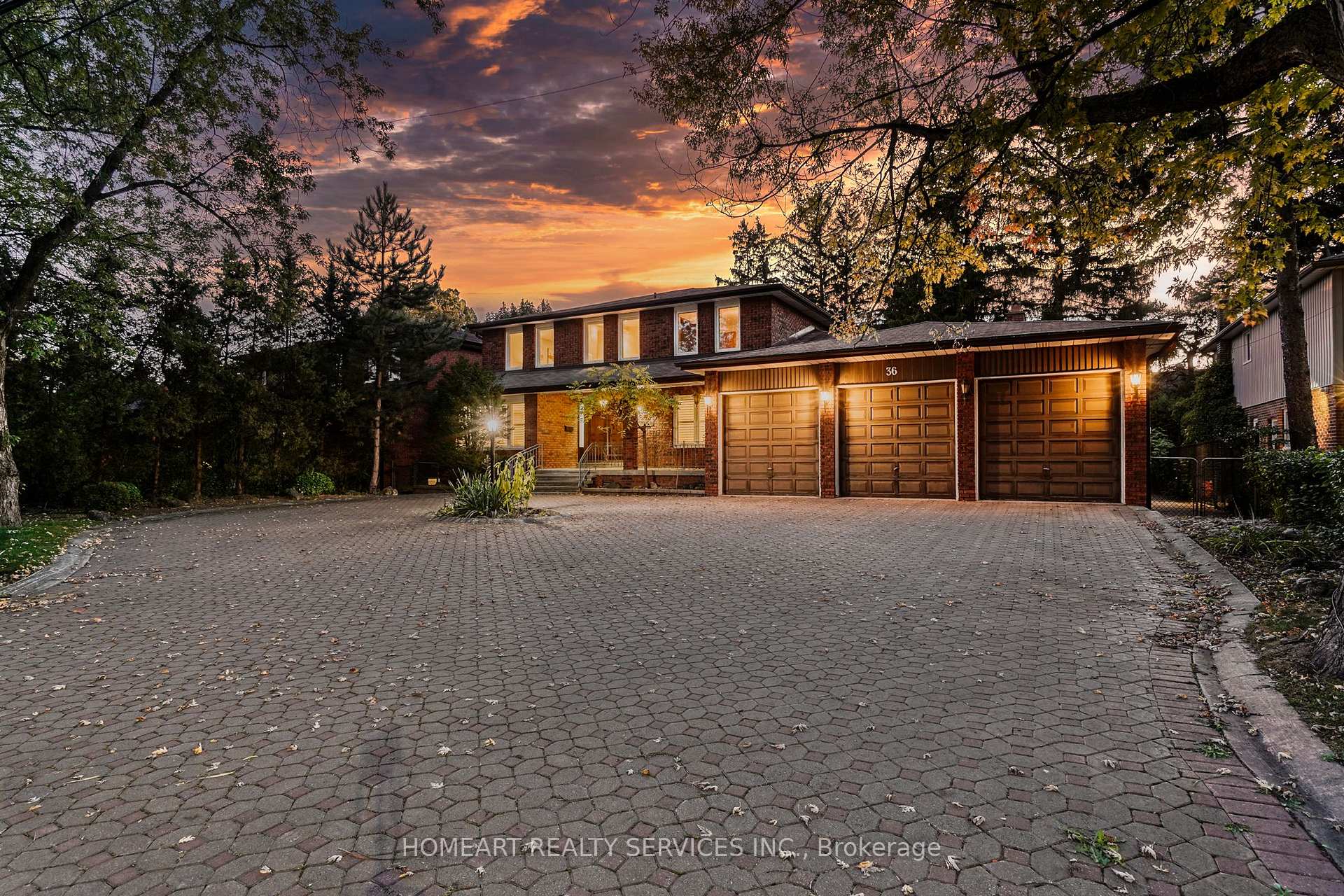 Photo 2 of 36 Johnson Street, Markham, Thornhill — HOMEH