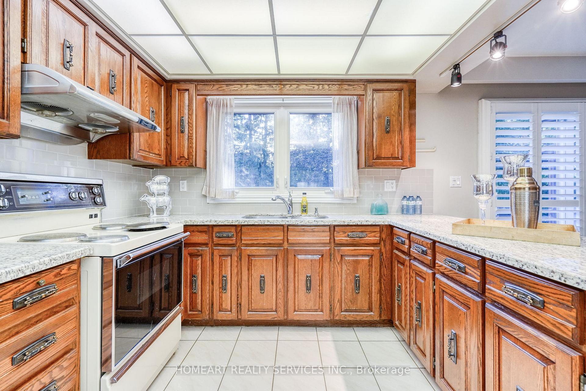 Photo 17 of 36 Johnson Street, Markham, Thornhill — HOMEH