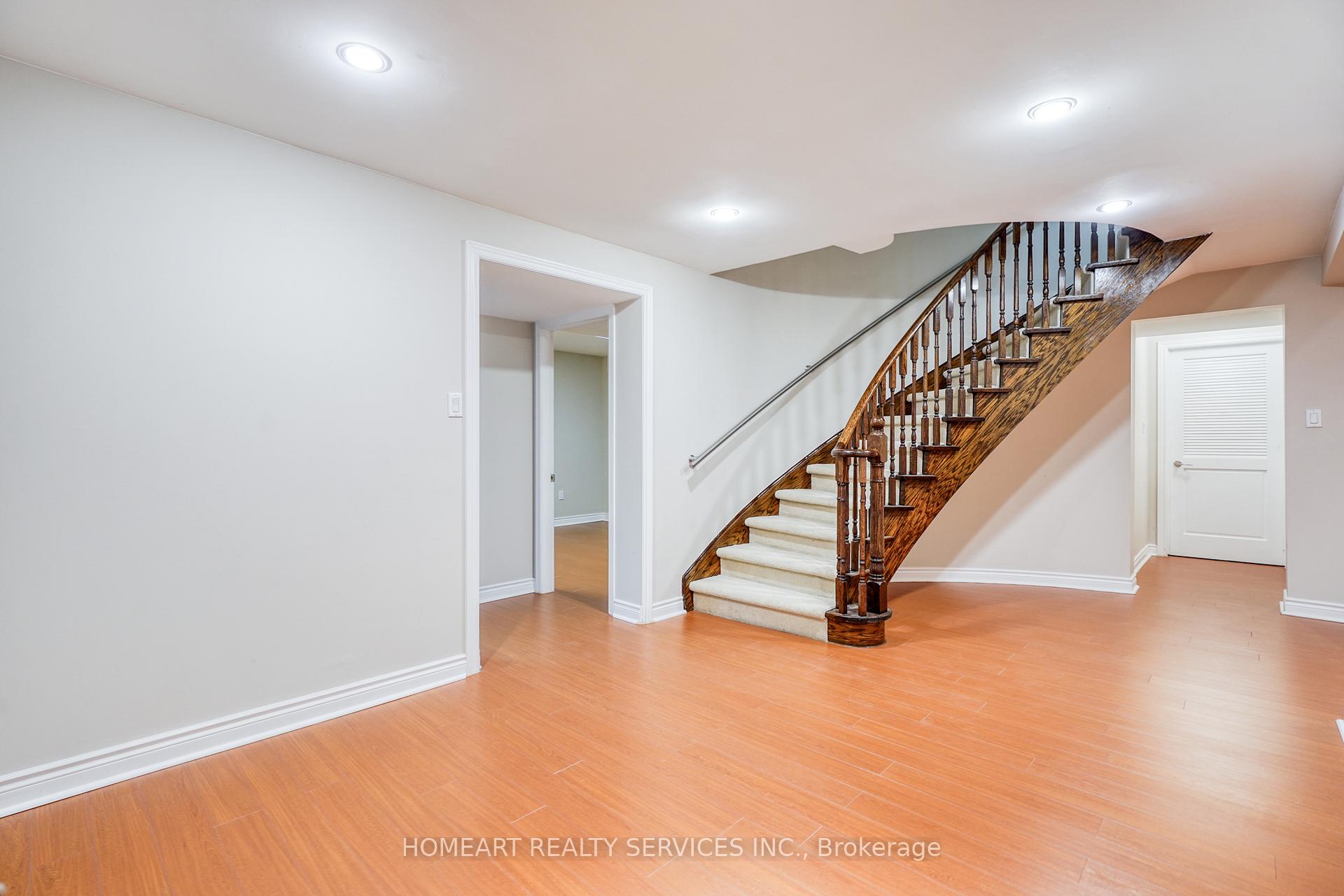 Photo 26 of 36 Johnson Street, Markham, Thornhill — HOMEH