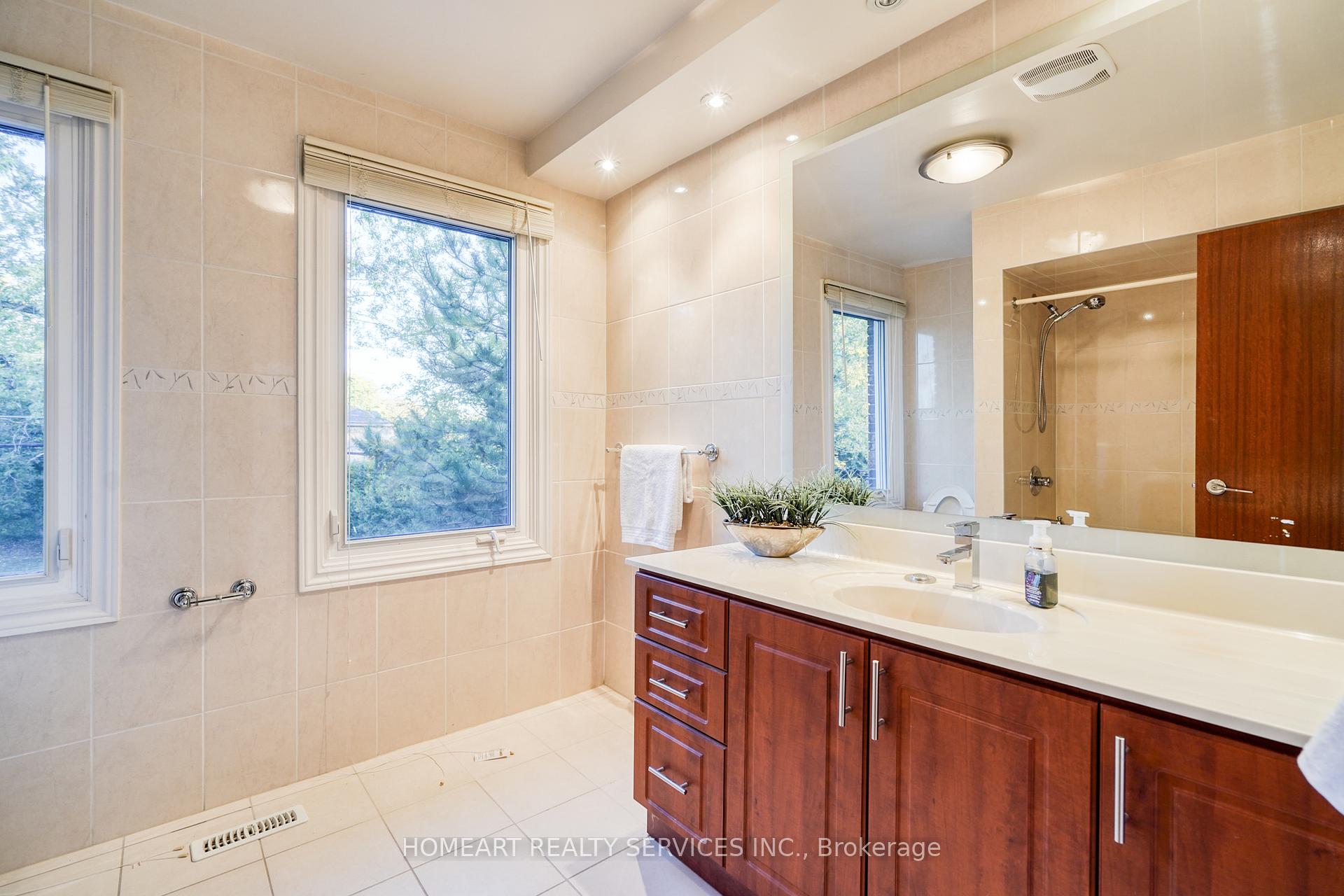 Photo 29 of 36 Johnson Street, Markham, Thornhill — HOMEH