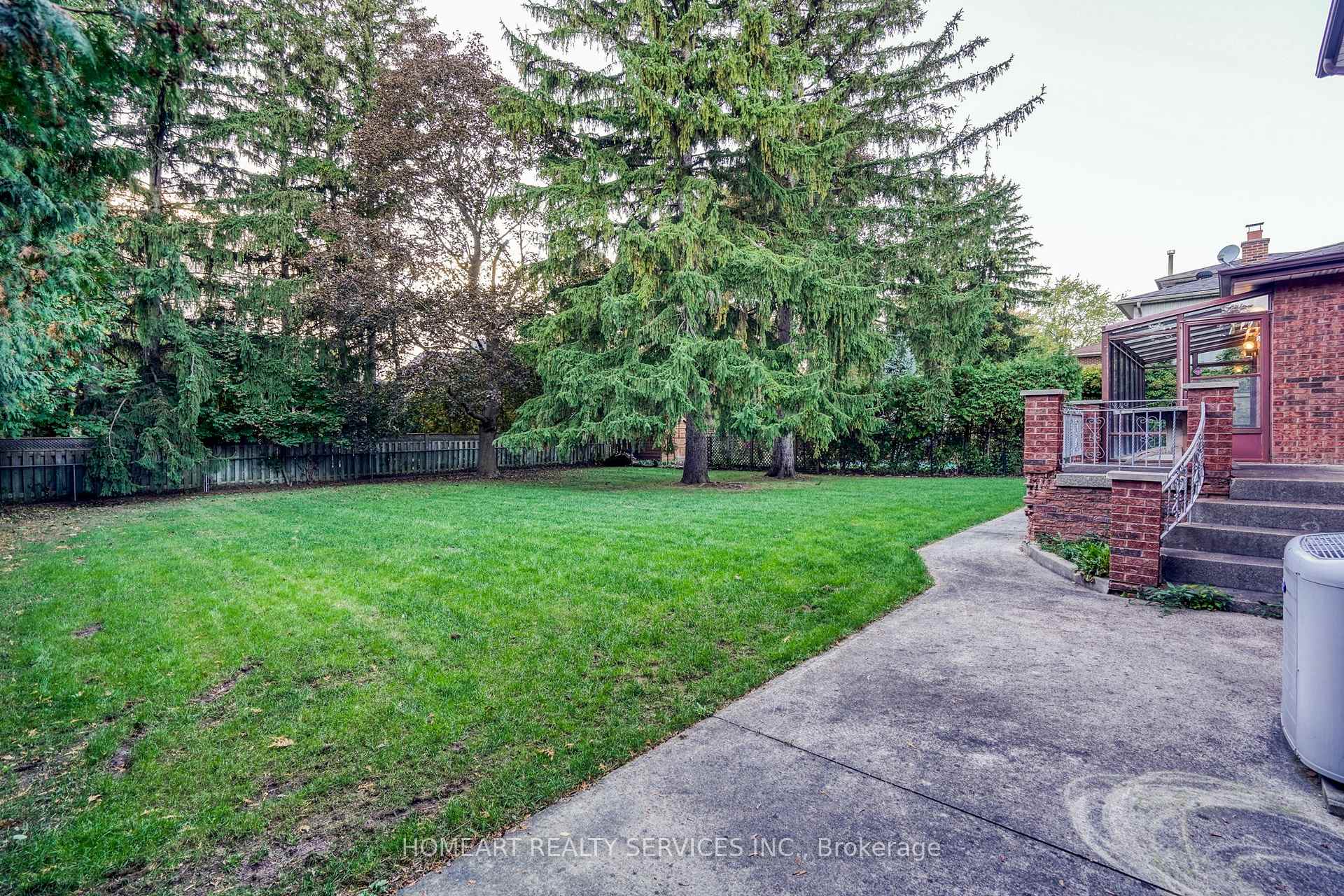 Photo 32 of 36 Johnson Street, Markham, Thornhill — HOMEH