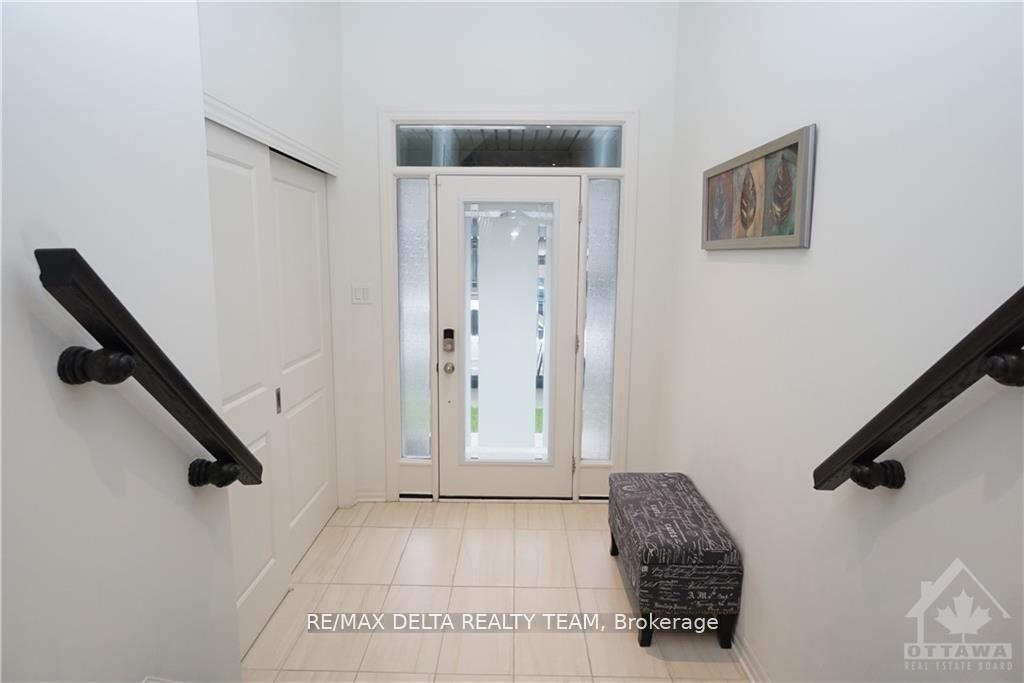 Photo 4 of 555 Rioja Street, Ottawa, Kanata - Emerald Meadows/Trailwest — HOMEH