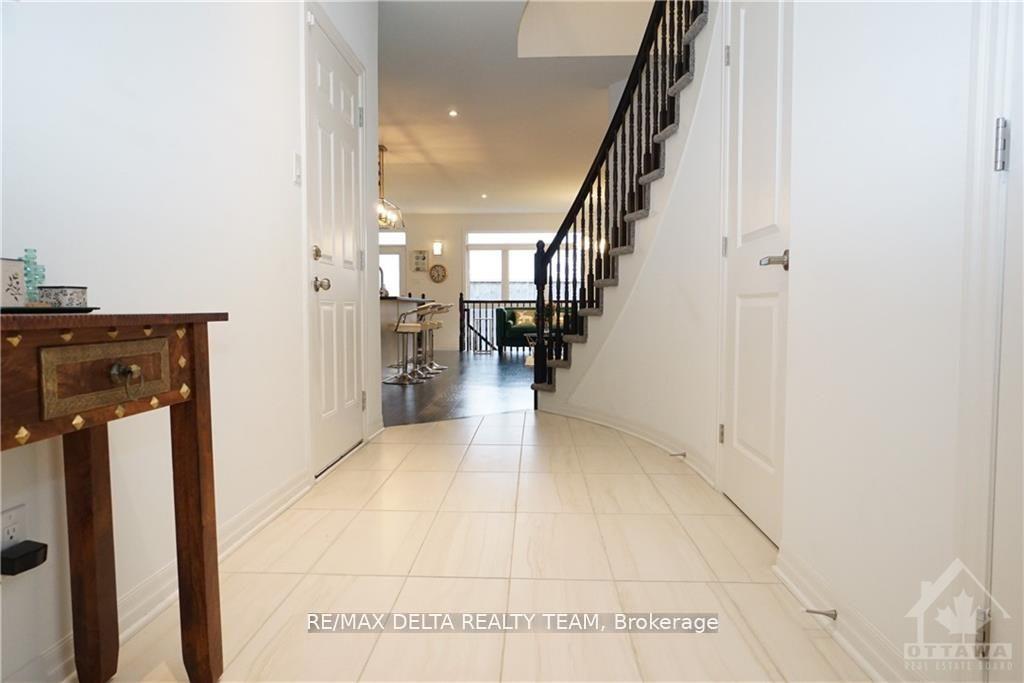 Photo 5 of 555 Rioja Street, Ottawa, Kanata - Emerald Meadows/Trailwest — HOMEH