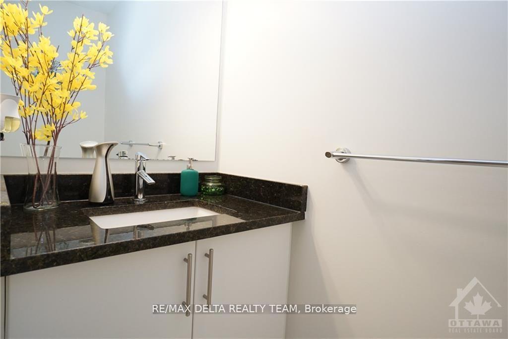 Photo 6 of 555 Rioja Street, Ottawa, Kanata - Emerald Meadows/Trailwest — HOMEH