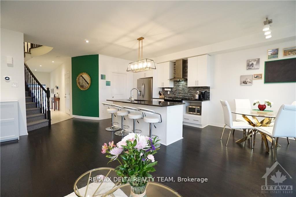 Photo 12 of 555 Rioja Street, Ottawa, Kanata - Emerald Meadows/Trailwest — HOMEH