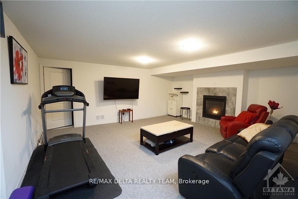 Photo 25 of 555 Rioja Street, Ottawa, Kanata - Emerald Meadows/Trailwest — HOMEH