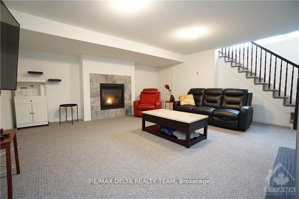 Photo 26 of 555 Rioja Street, Ottawa, Kanata - Emerald Meadows/Trailwest — HOMEH