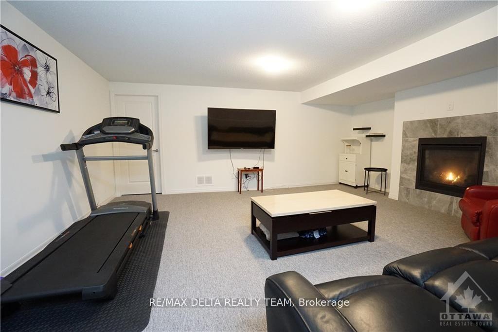 Photo 28 of 555 Rioja Street, Ottawa, Kanata - Emerald Meadows/Trailwest — HOMEH