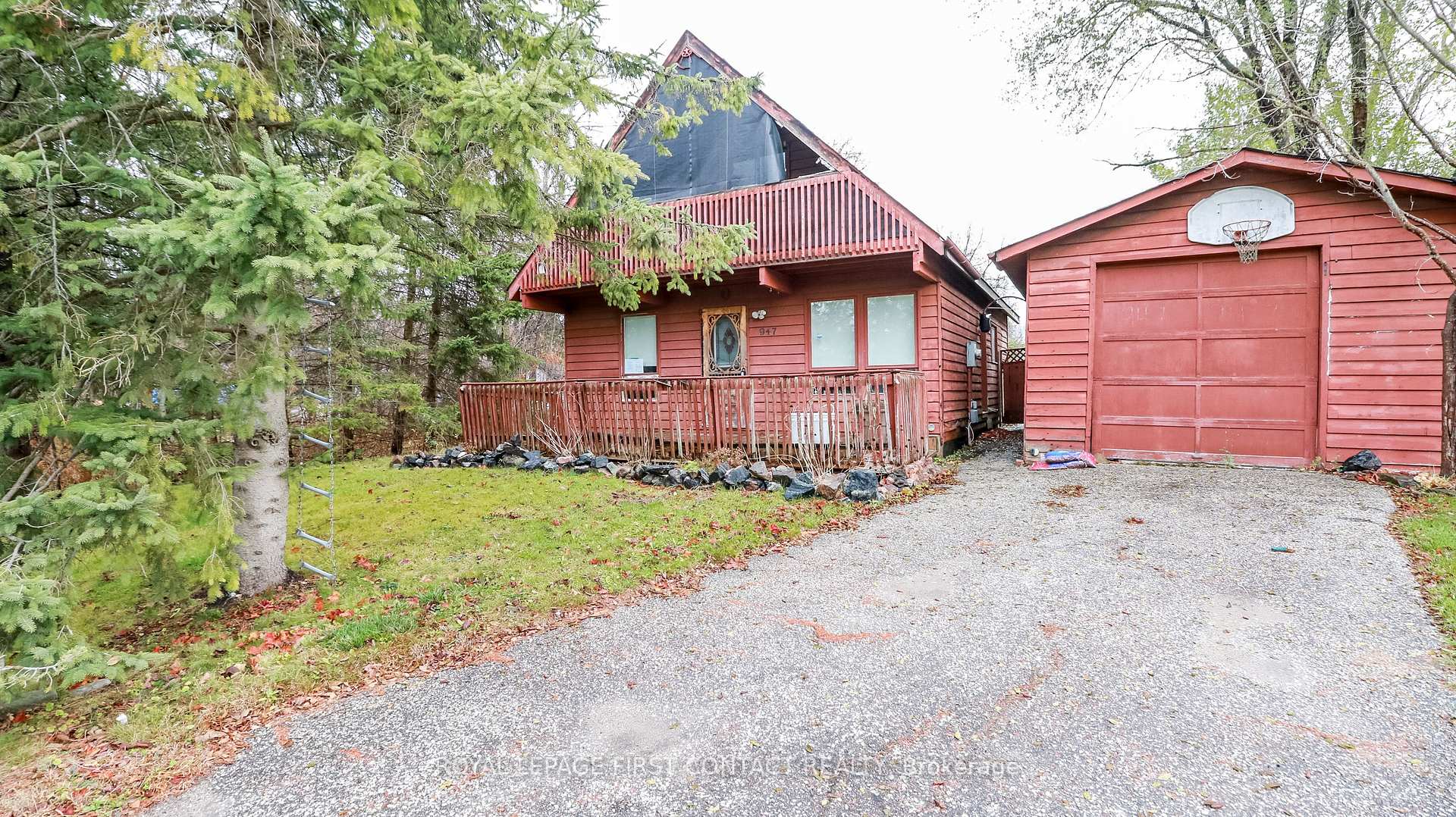 Photo 2 of 947 Gilmore Avenue, Innisfil, Lefroy — HOMEH