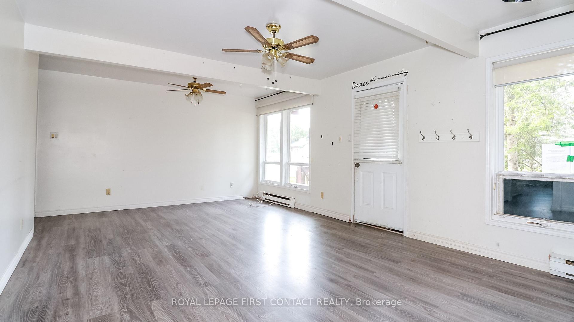 Photo 7 of 947 Gilmore Avenue, Innisfil, Lefroy — HOMEH
