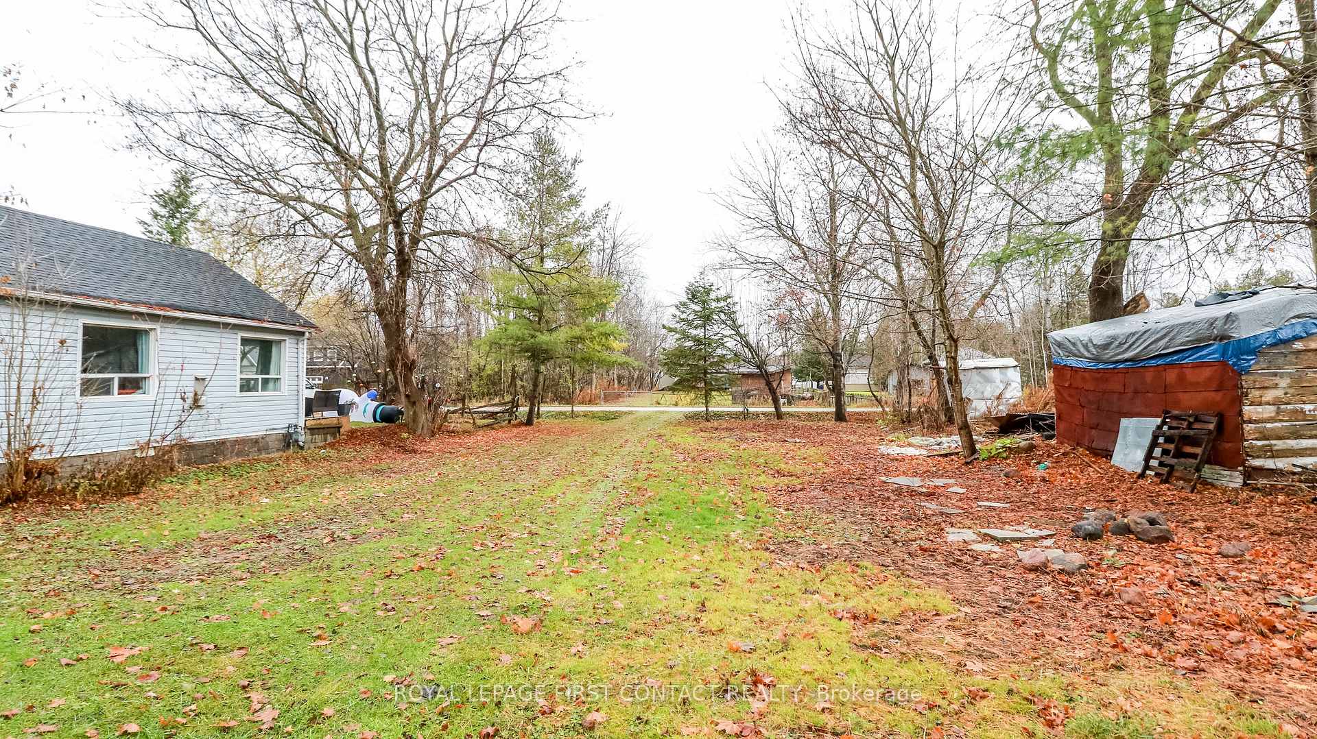 Photo 29 of 947 Gilmore Avenue, Innisfil, Lefroy — HOMEH
