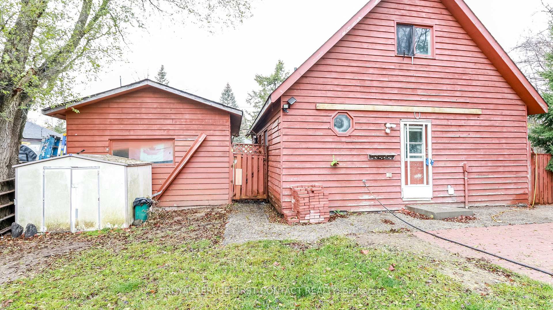 Photo 31 of 947 Gilmore Avenue, Innisfil, Lefroy — HOMEH