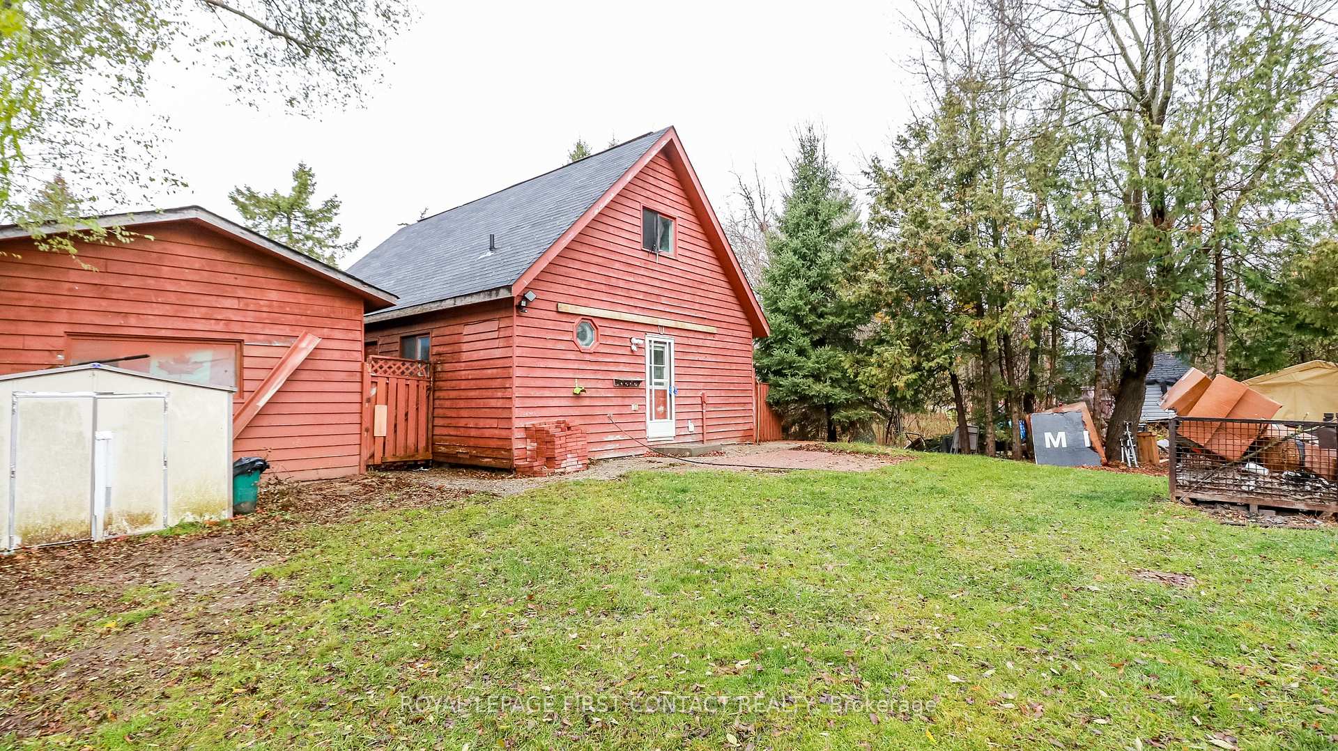 Photo 32 of 947 Gilmore Avenue, Innisfil, Lefroy — HOMEH