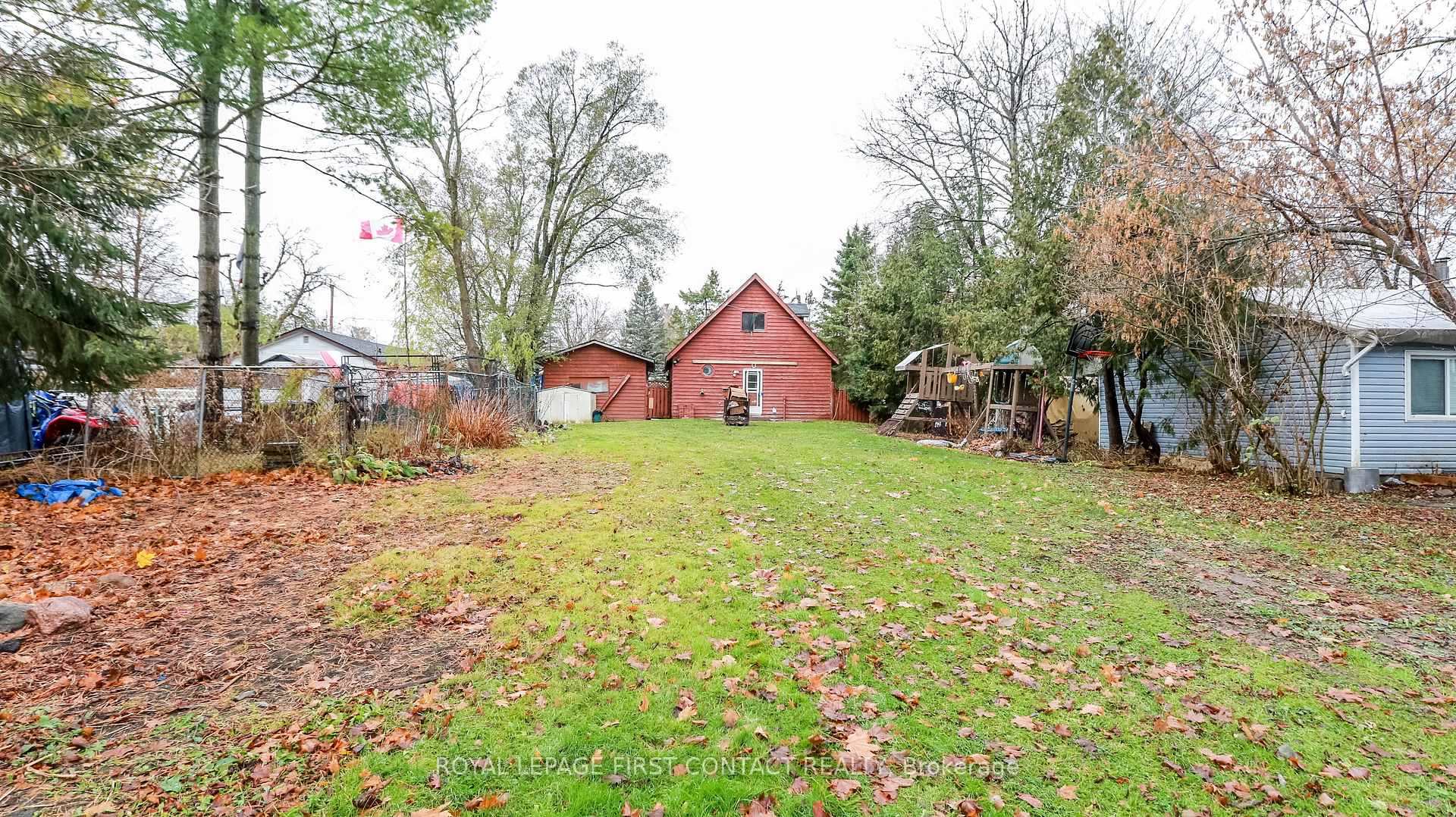Photo 34 of 947 Gilmore Avenue, Innisfil, Lefroy — HOMEH