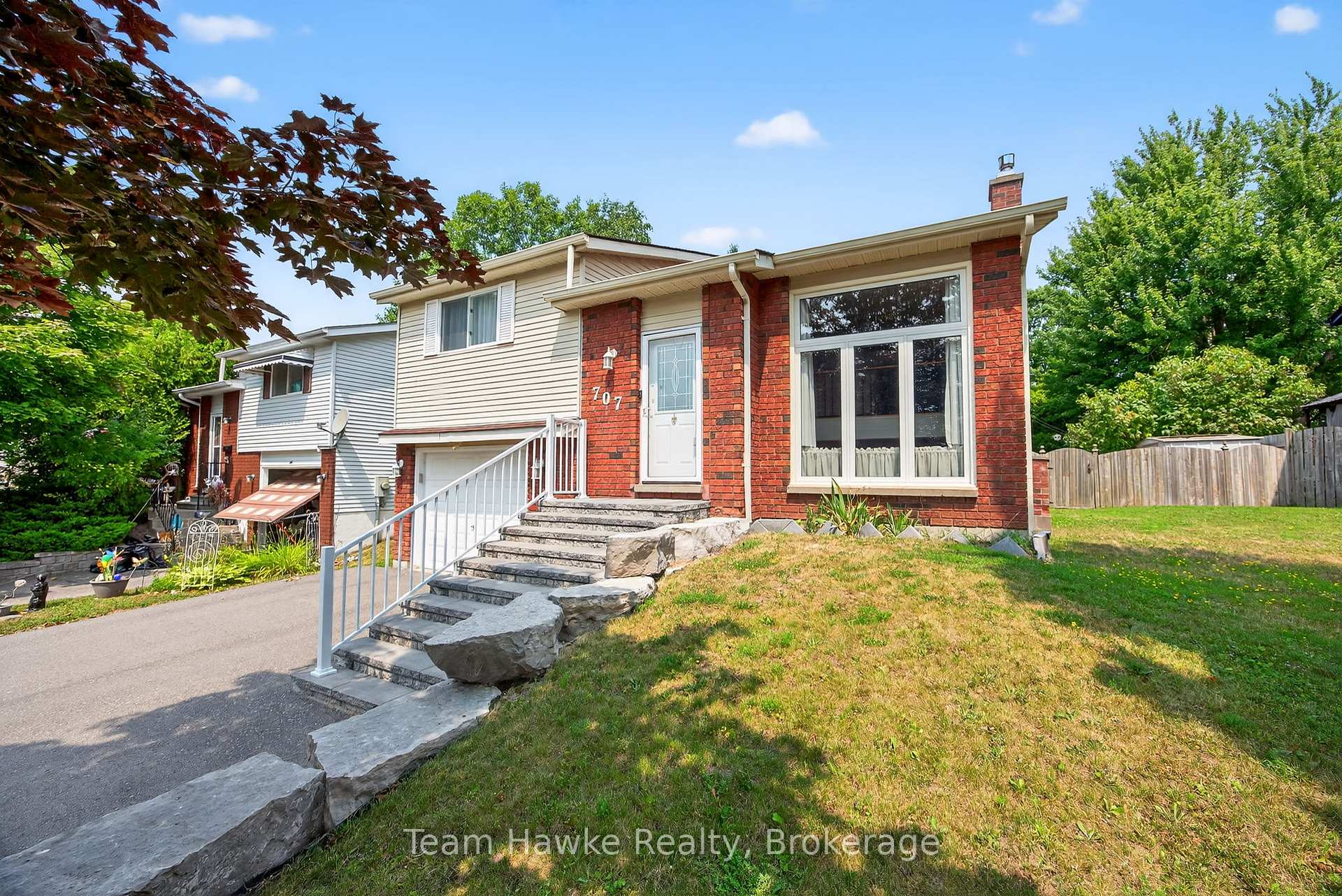 Photo 5 of 707 Algonquin Drive, Midland — HOMEH