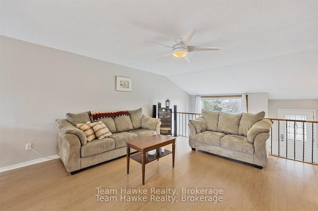 Photo 13 of 707 Algonquin Drive, Midland — HOMEH