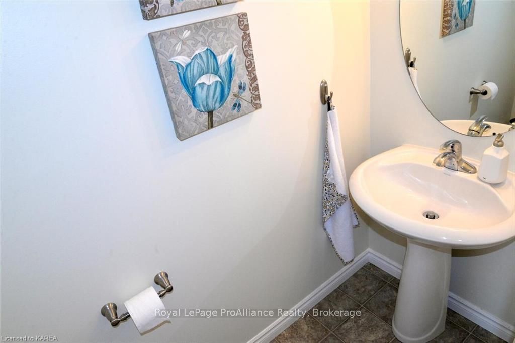 Photo 8 of 74 Mckeown Crescent, Loyalist, Amherstview — HOMEH