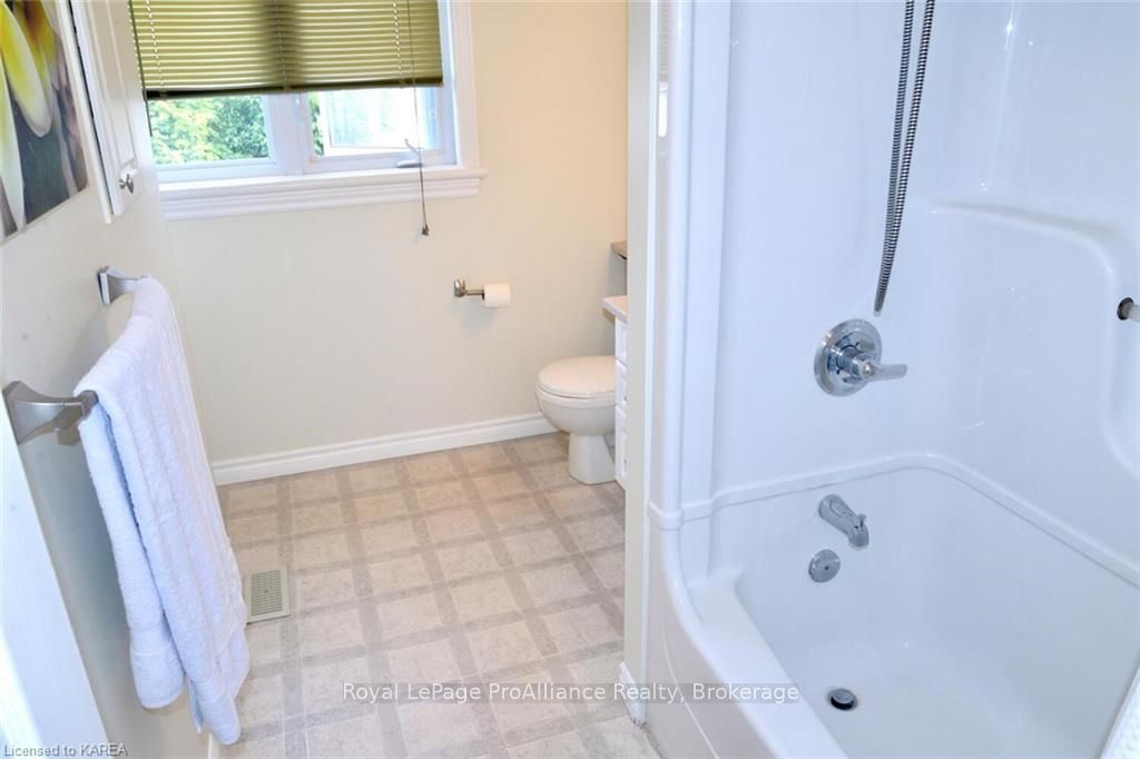 Photo 10 of 74 Mckeown Crescent, Loyalist, Amherstview — HOMEH