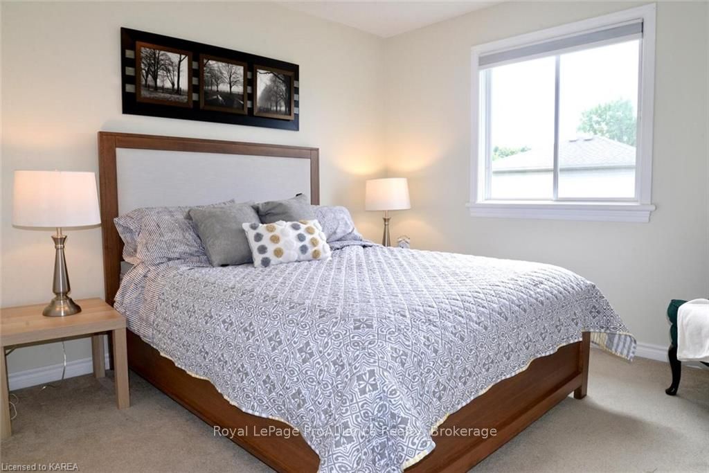 Photo 12 of 74 Mckeown Crescent, Loyalist, Amherstview — HOMEH